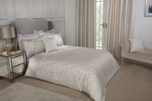New Edge Blinds Cavendish Duvet Set in Cream