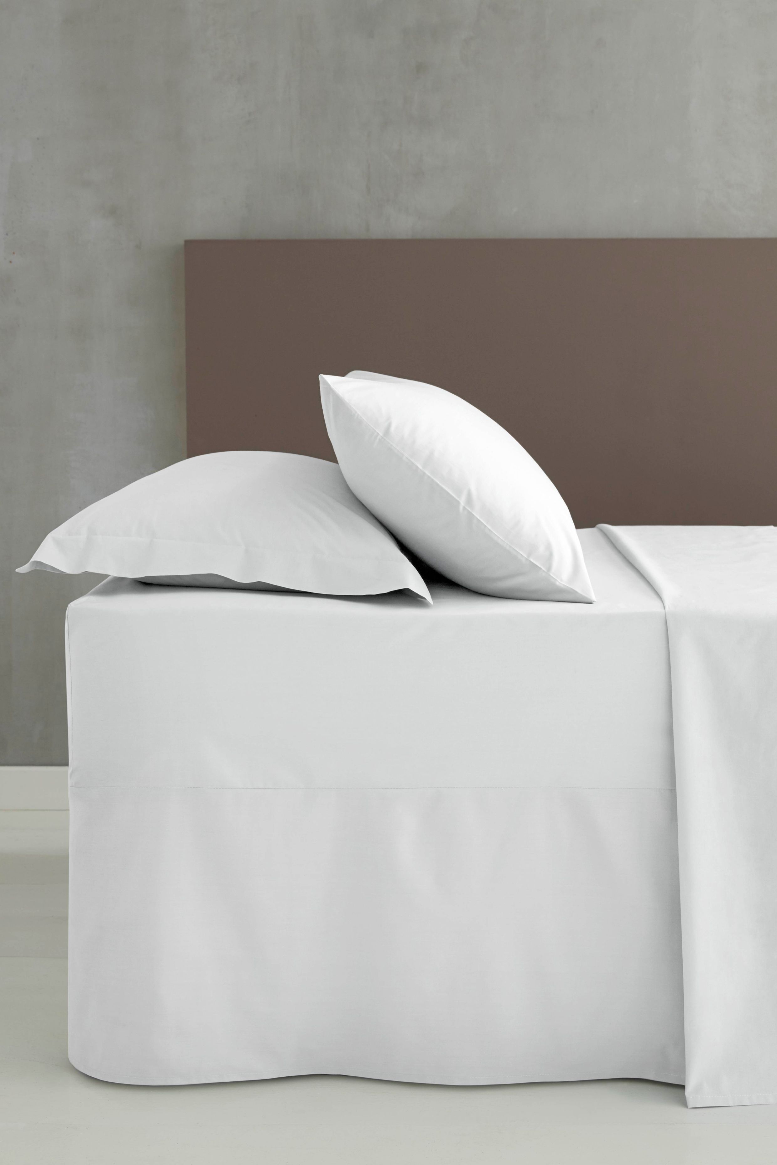 Catherine Lansfield 'Easy Iron Percale' Combed Polycotton 25cm Depth Sheet in White | Size: Super King Fitted