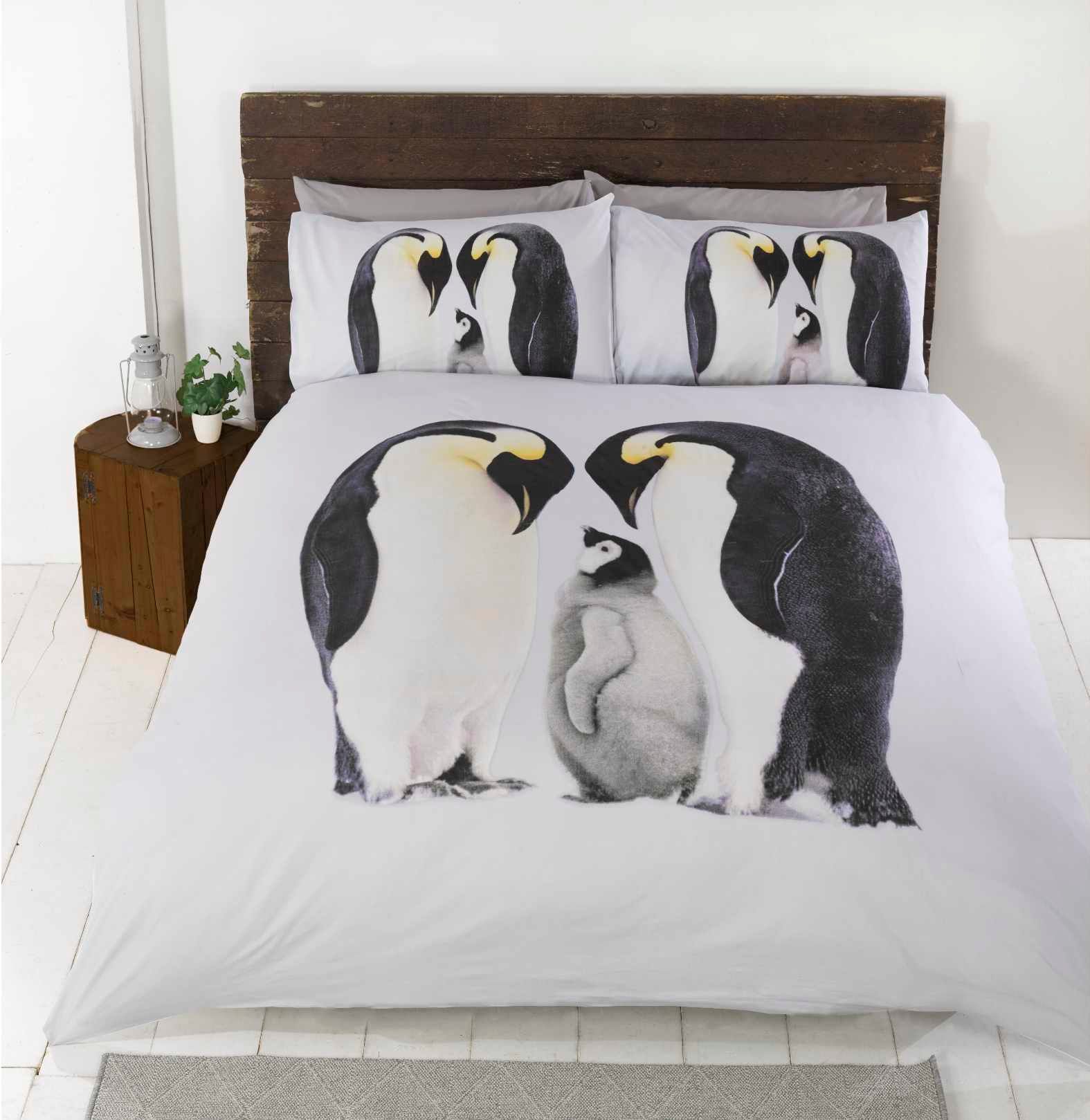 Rapport Home Penguin Polycotton Duvet Cover Set With Pillowcase in White