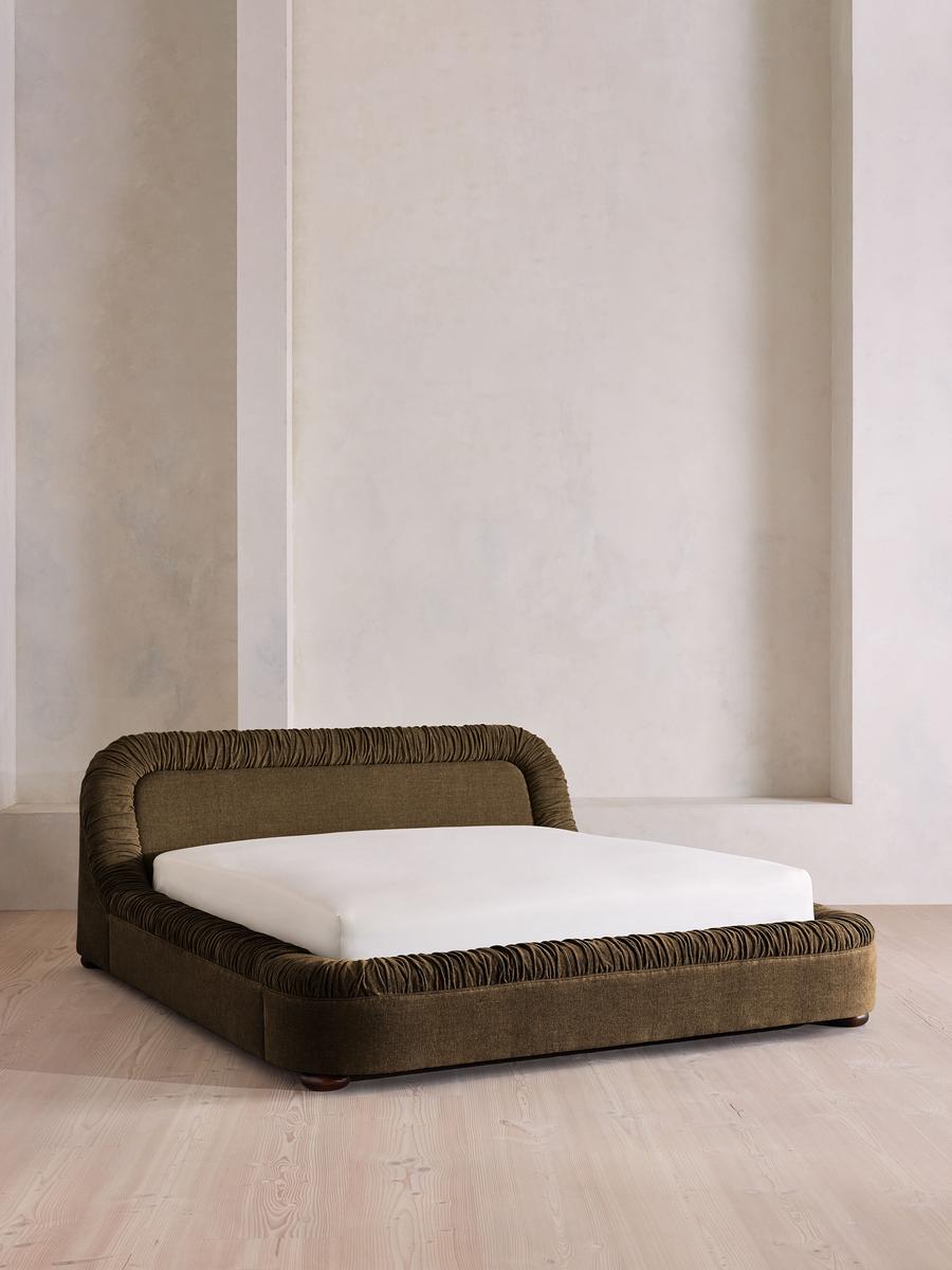 Vara Bed, Emperor, Linen Chenille, Chocolate