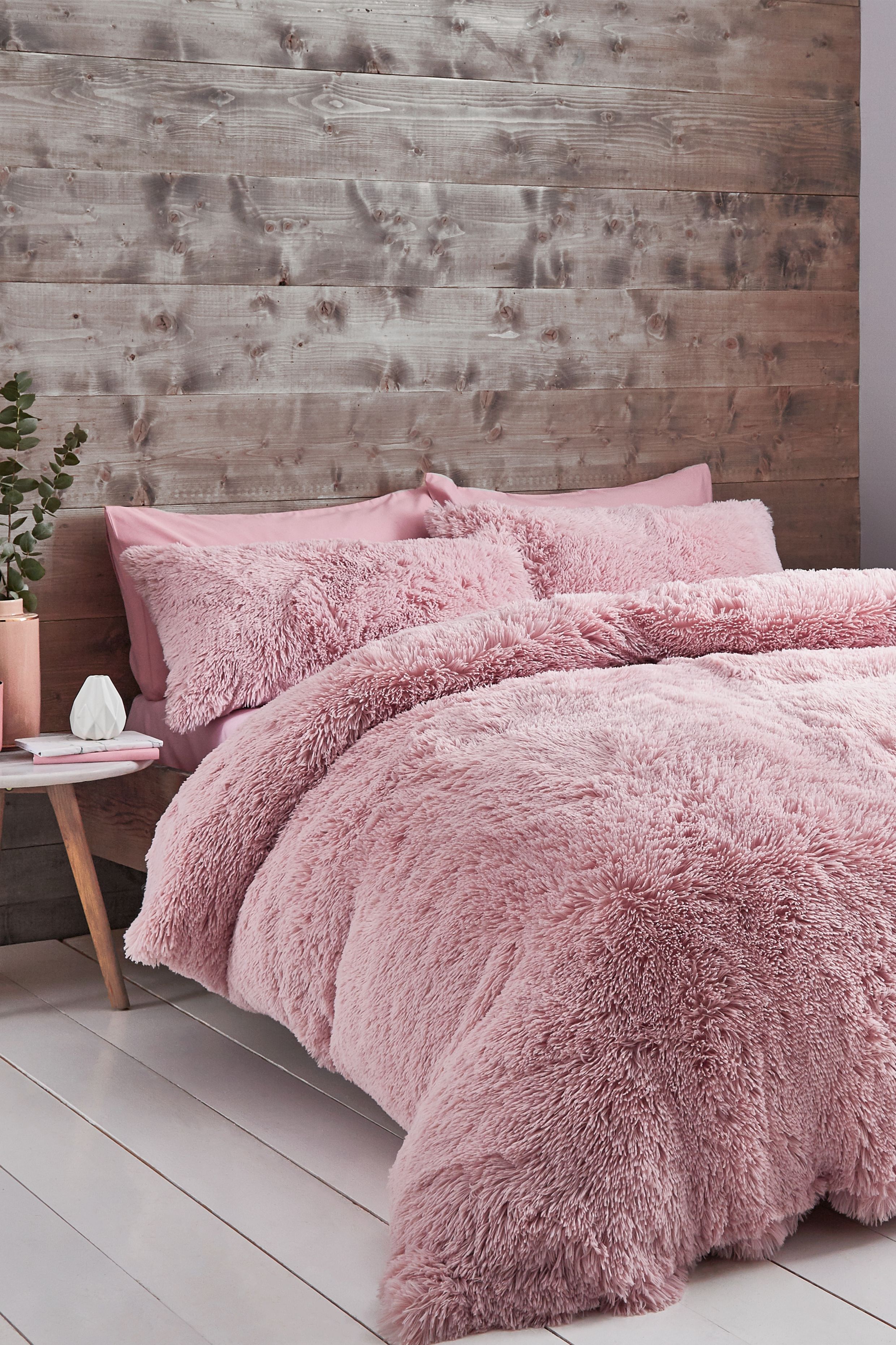 Catherine Lansfield 'Cuddly' Faux Fur Duvet Set in Pink