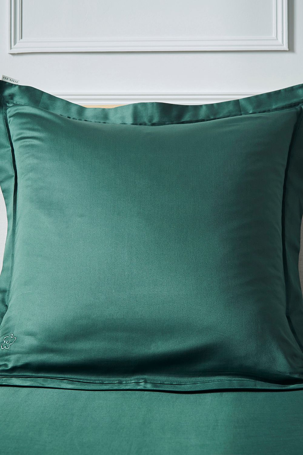 Ted Baker 'TB Plain Dye' Cotton Sateen Square Oxford Pillowcase in Dark Green 2