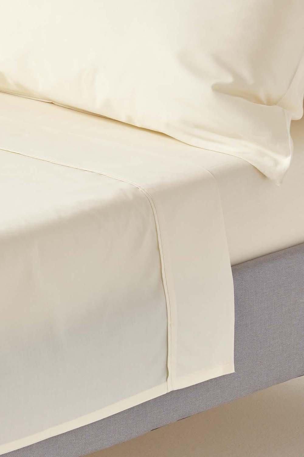Homescapes Egyptian Cotton Flat Sheet 200 Thread Count in Cream