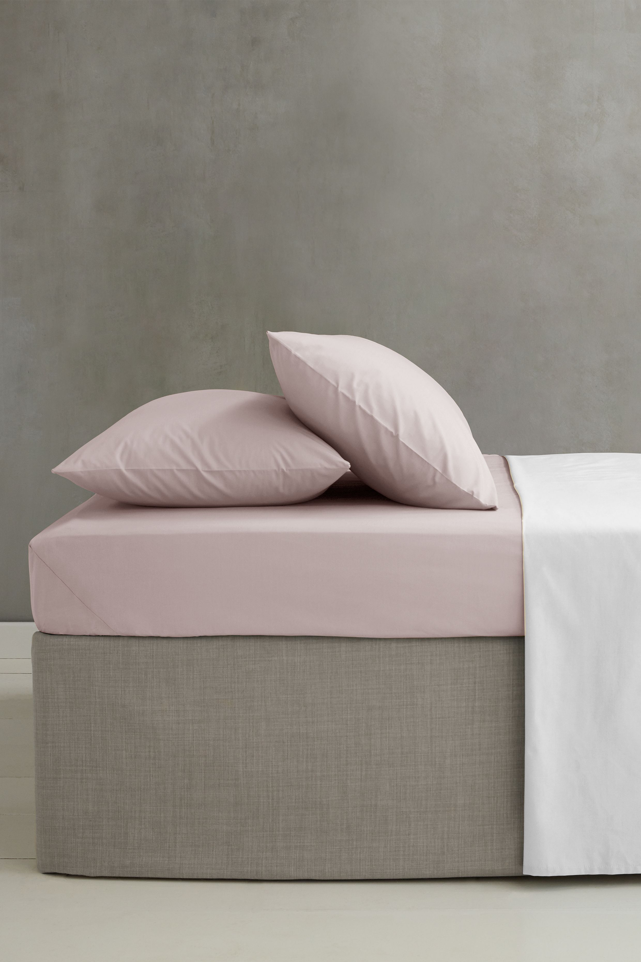 Catherine Lansfield 'Easy Iron Percale' Combed Polycotton 35cm Depth Sheet in Pink | Size: Super King Fitted