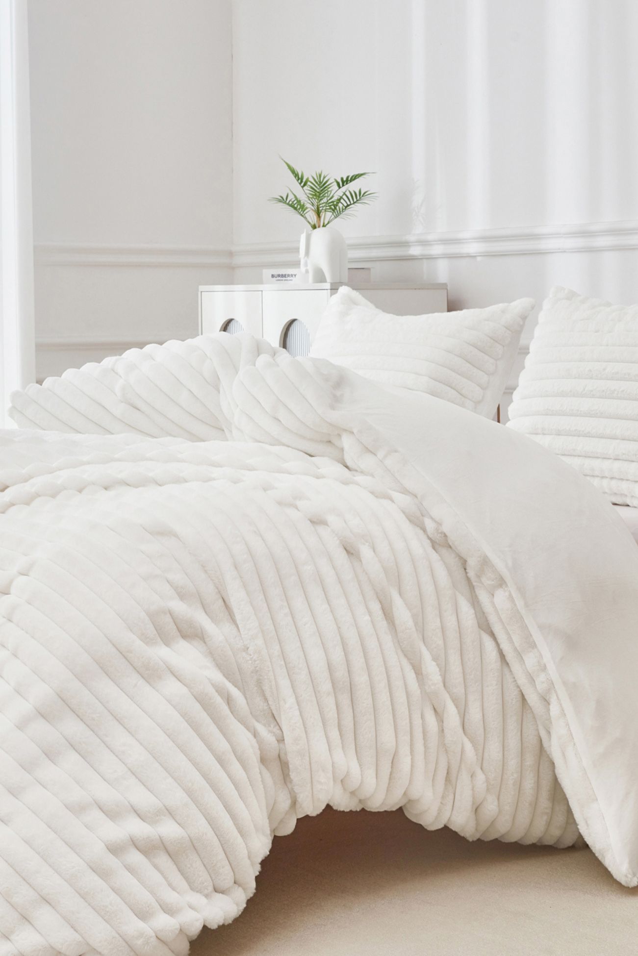 Ezysleep Super Soft Luxury Faux Fur Stripe Duvet in Cream
