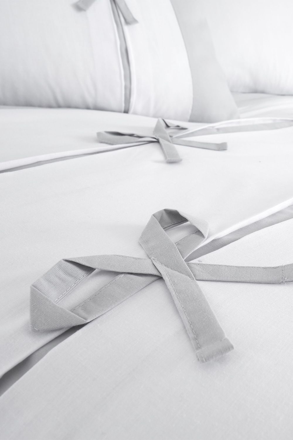 Catherine Lansfield Milo Bow Duvet Set in White 3