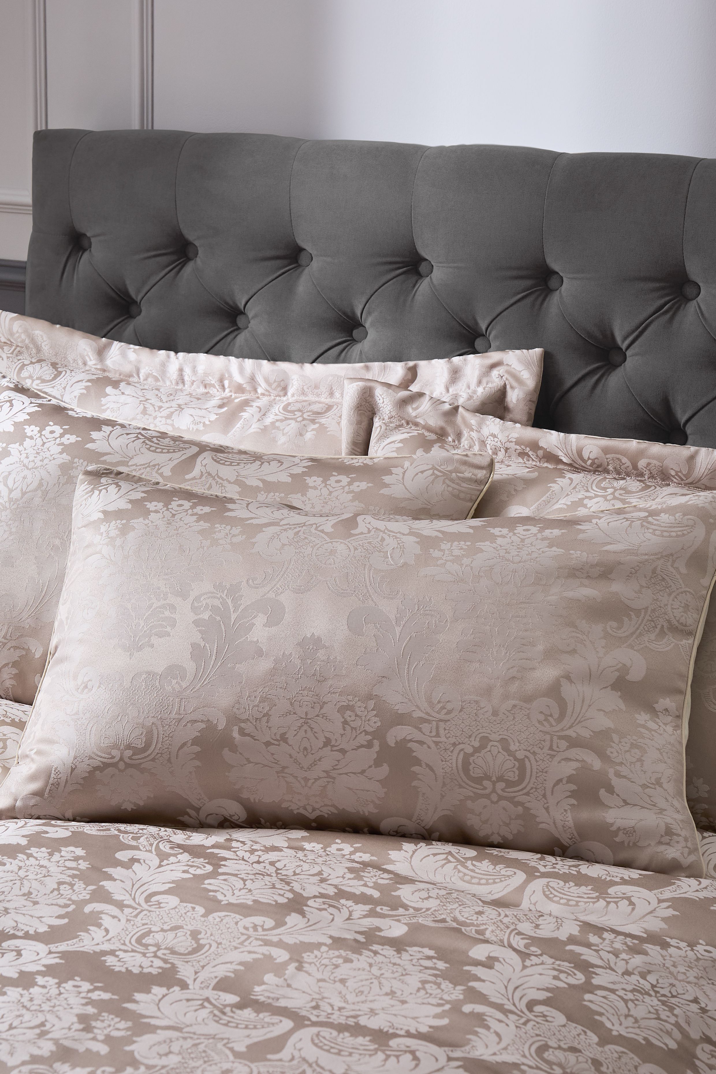 Catherine Lansfield Damask Jacquard Duvet Set in Gold 3