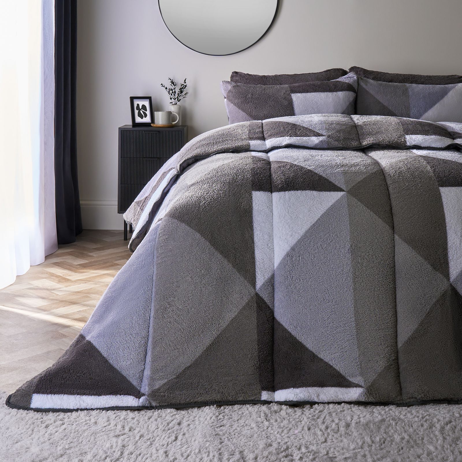OHS Geometric Teddy Fleece Coverless Duvet Quilt Geo Bedding Set 10.5 TOG Pillowcase in Light Grey