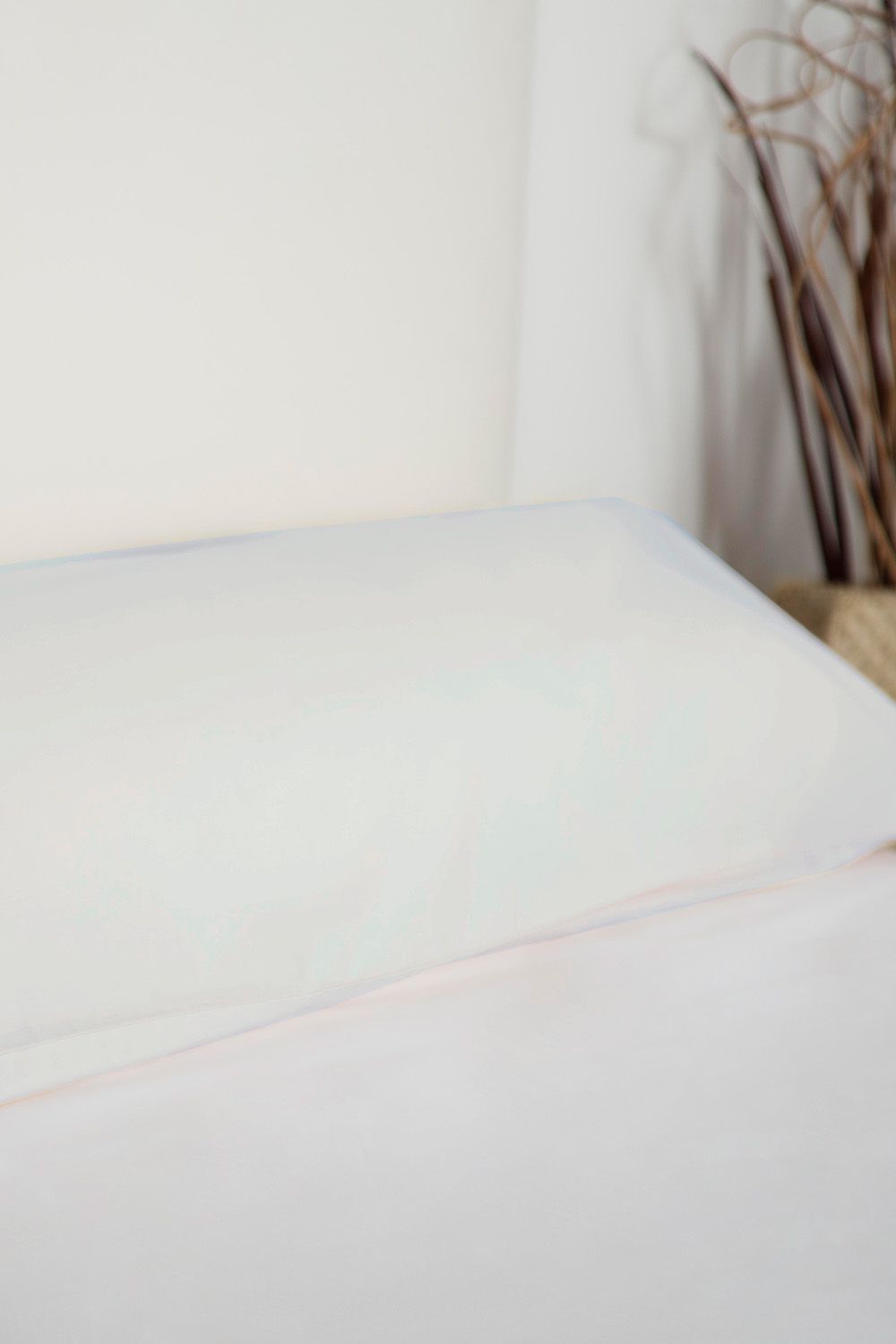 Belledorm Easy Care 200 Thread Count Cotton Polyester Percale Bolster Pillowcase in White