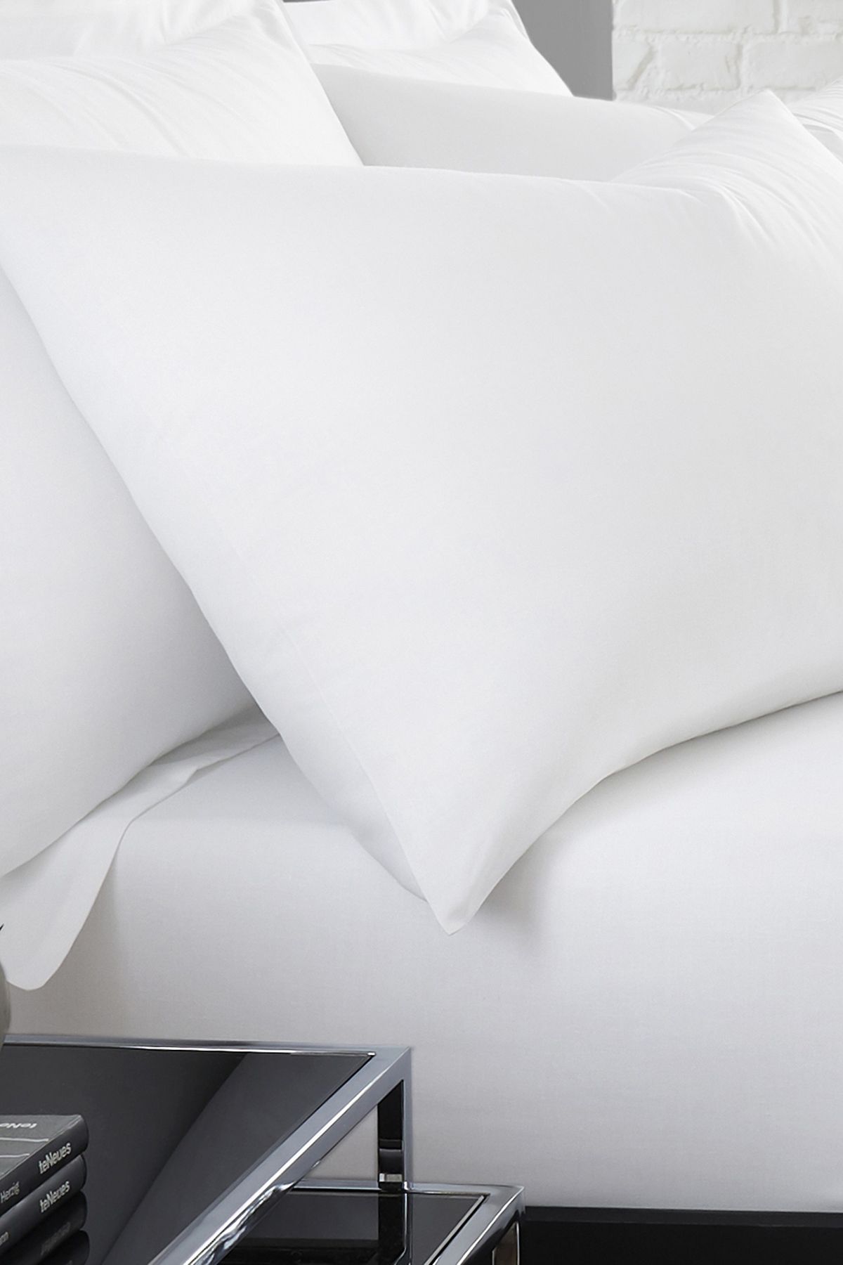 Serene 'Plain Dyed' Soft Touch Pair of Housewife Pillowcases in White
