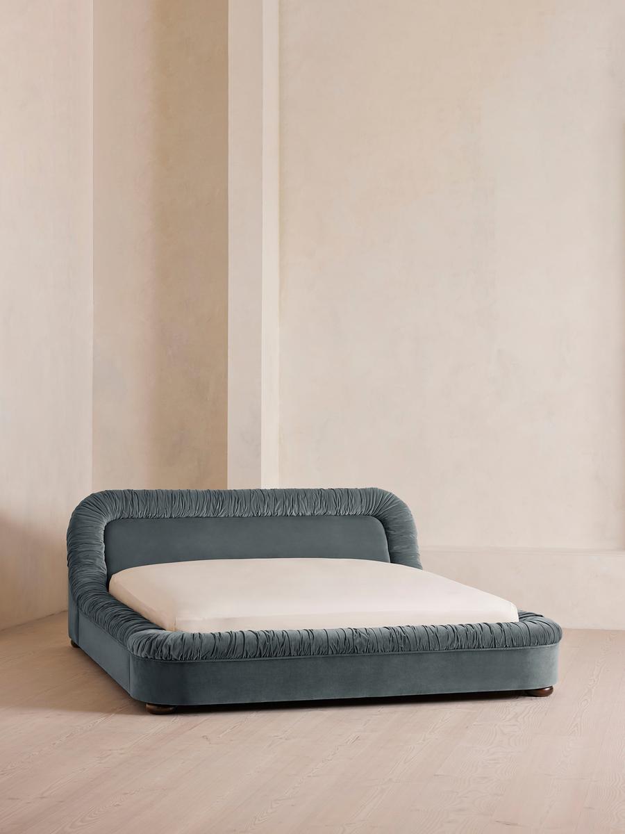 Vara Bed, Emperor, Velvet, Grey Blue
