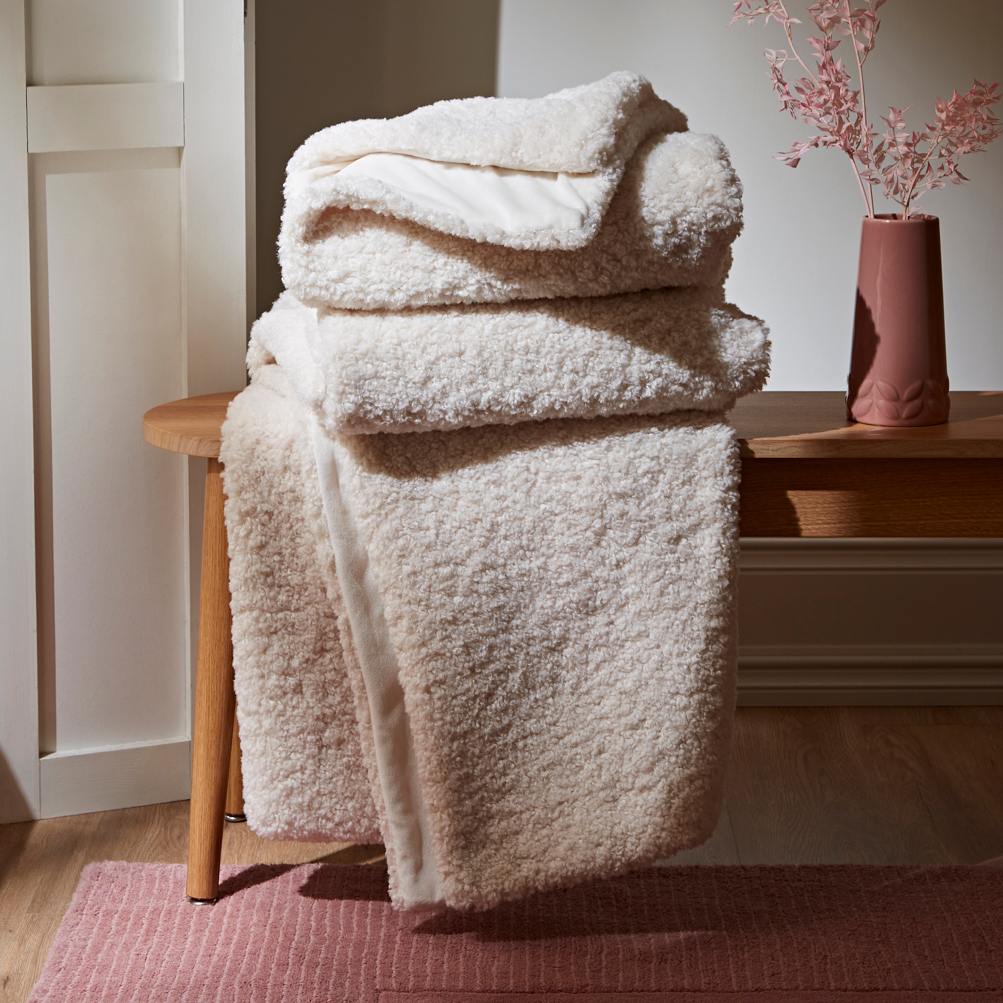 Borg Wool Look Throw Cream