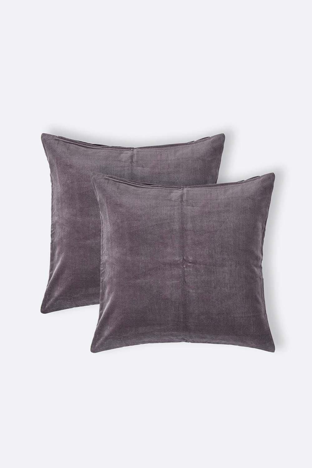 Homescapes Set of 2 Velvet Cushion Covers in Dark Grey