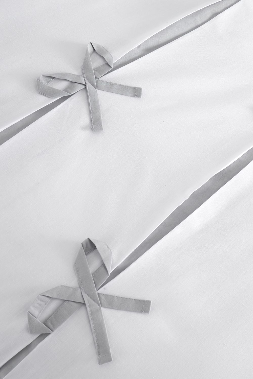 Catherine Lansfield Milo Bow Duvet Set in White 4