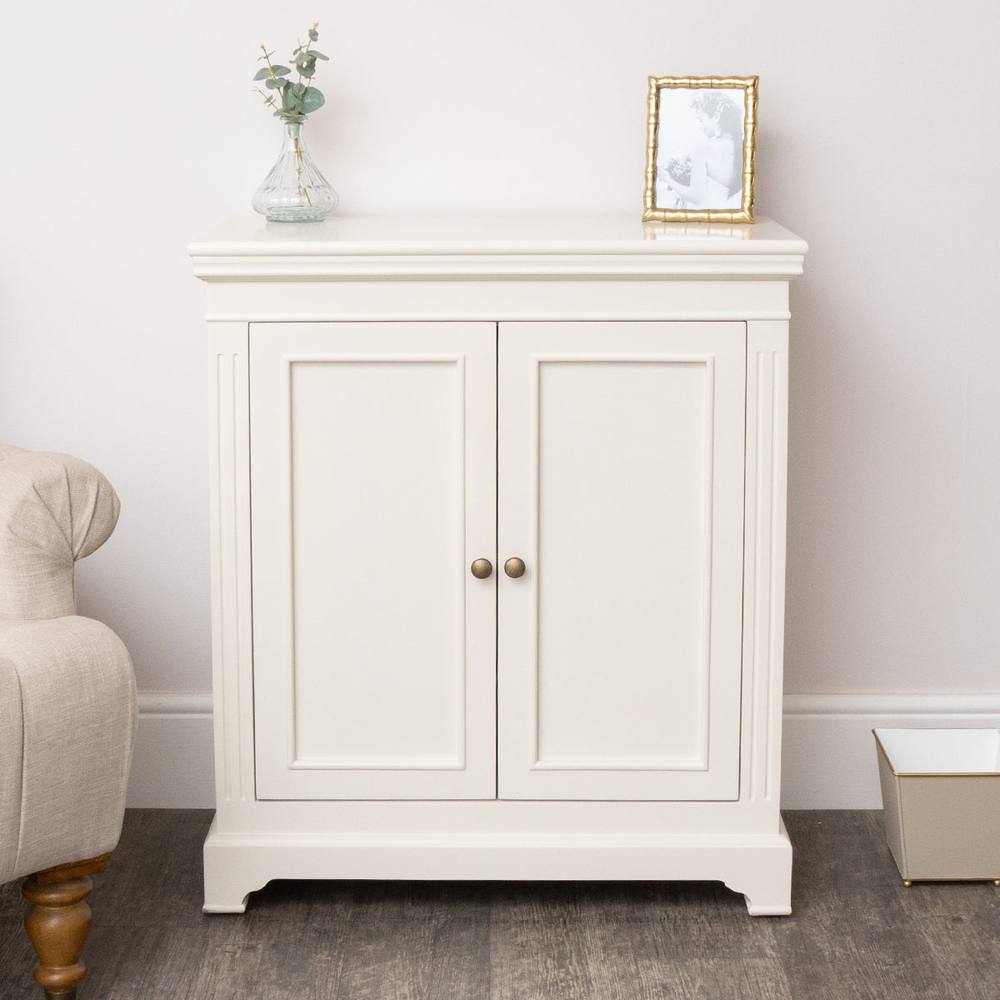 Melody Maison Slimline Two Door Shoe Cabinet With 3 Shelves - Daventry Ivory Range