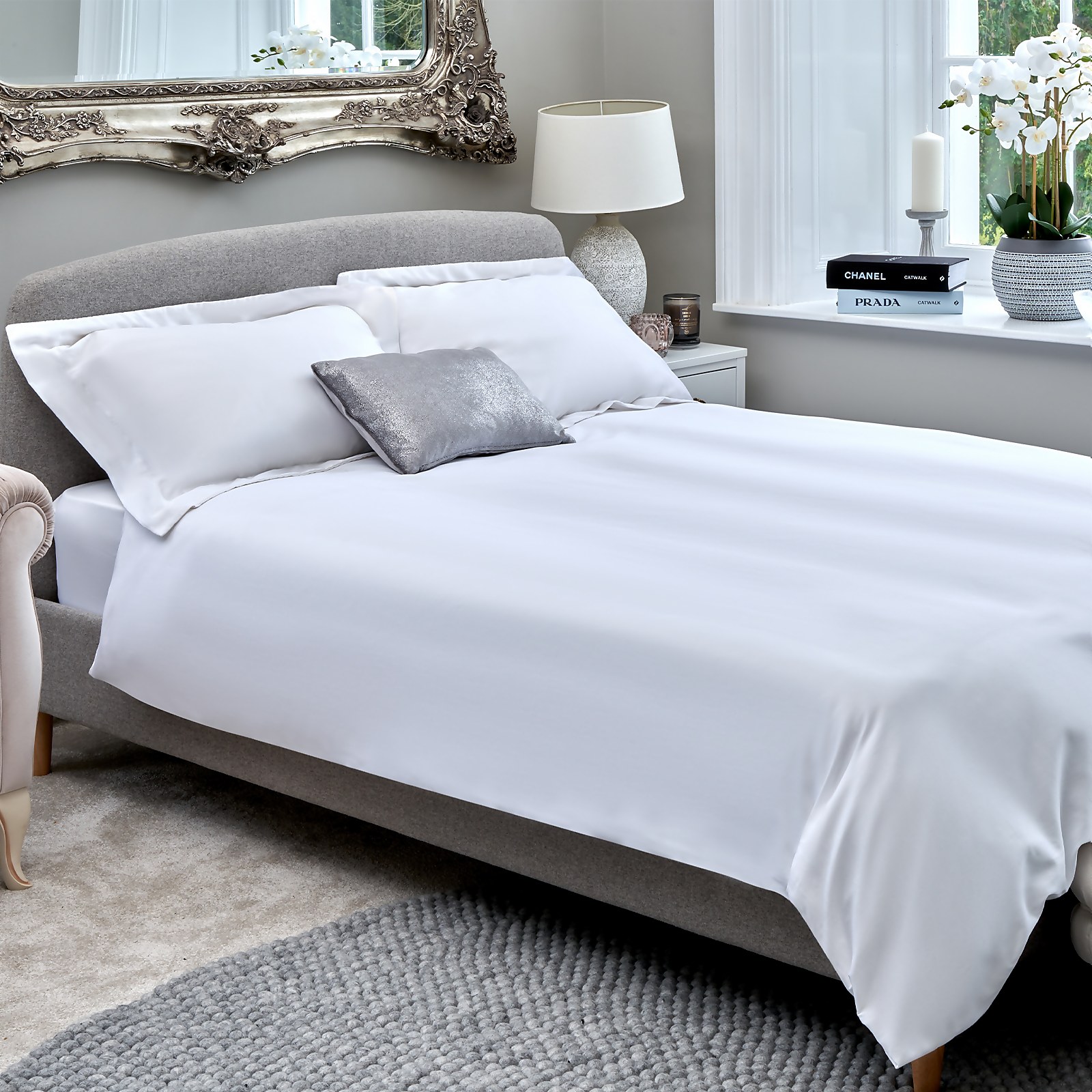 The Willow Manor Egyptian Cotton Sateen 300 Thread Count Single Duvet Set - Glacier White