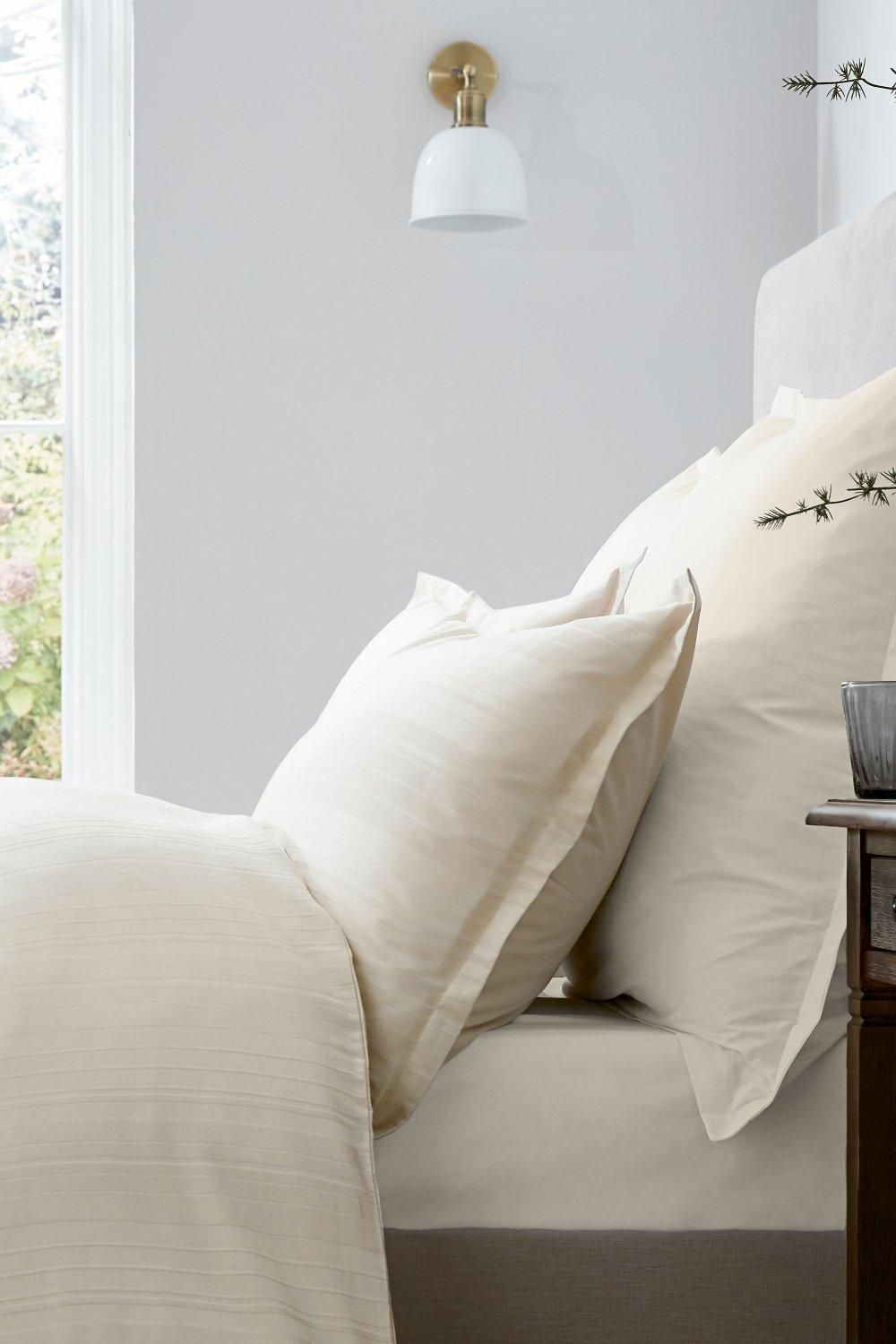 Murmur 'Seren' Cotton Sateen Duvet Cover in Ivory 2