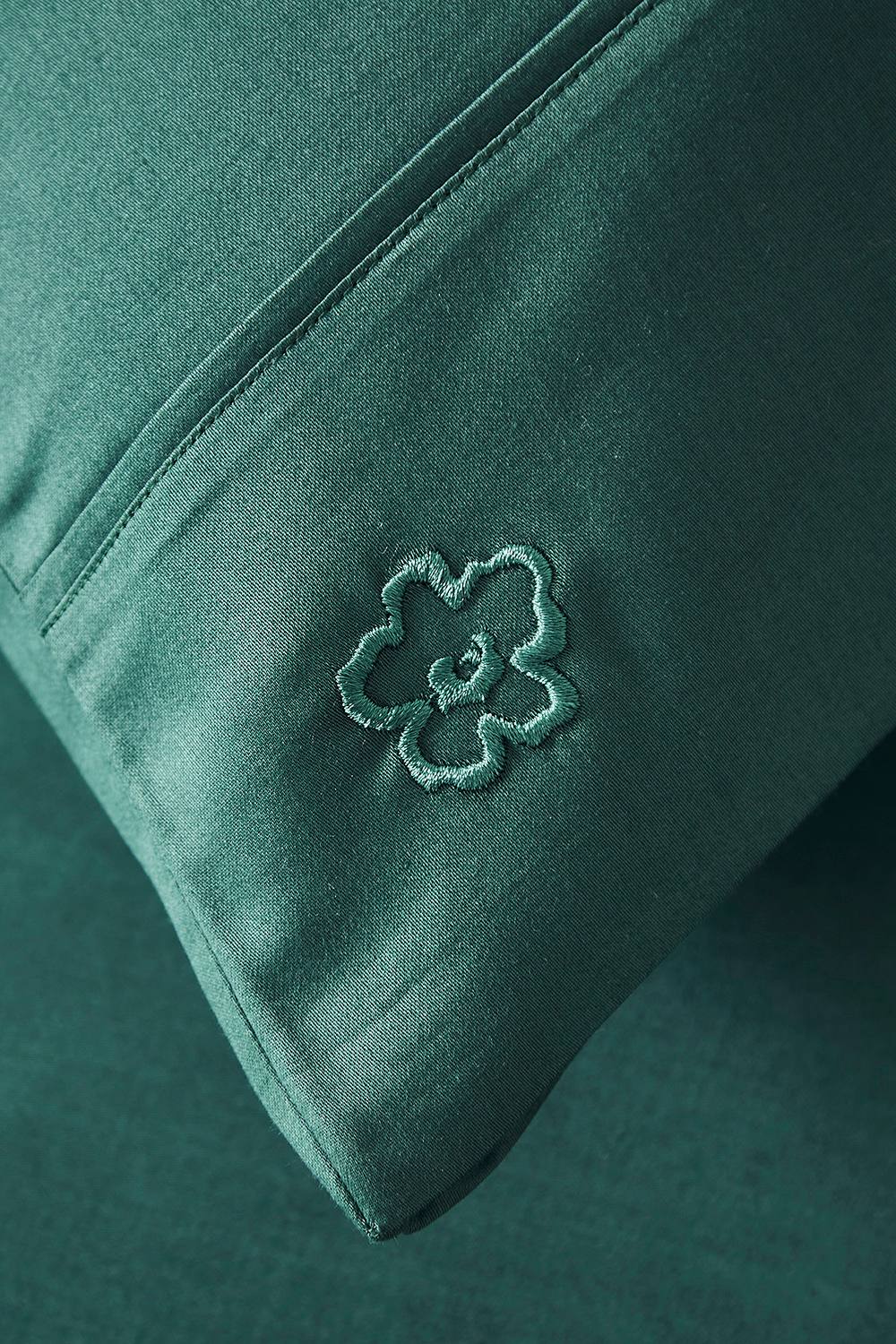 Ted Baker 'TB Plain Dye' Standard Pillowcase in Dark Green 2