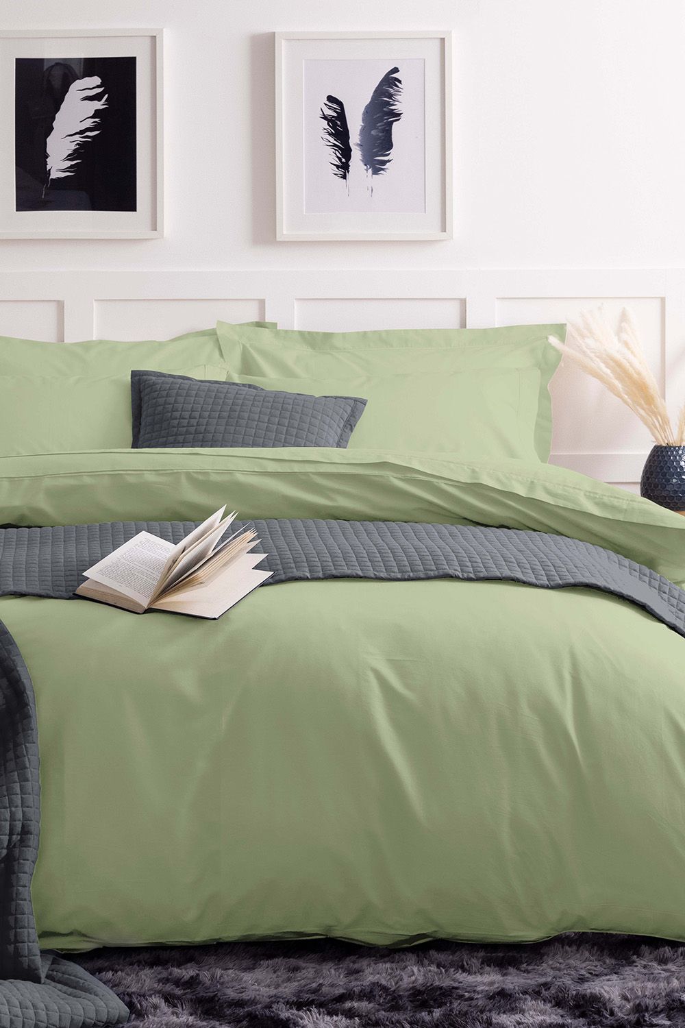Belledorm Easy Care 200 Thread Count Cotton Polyester Percale Duvet Cover in Olive