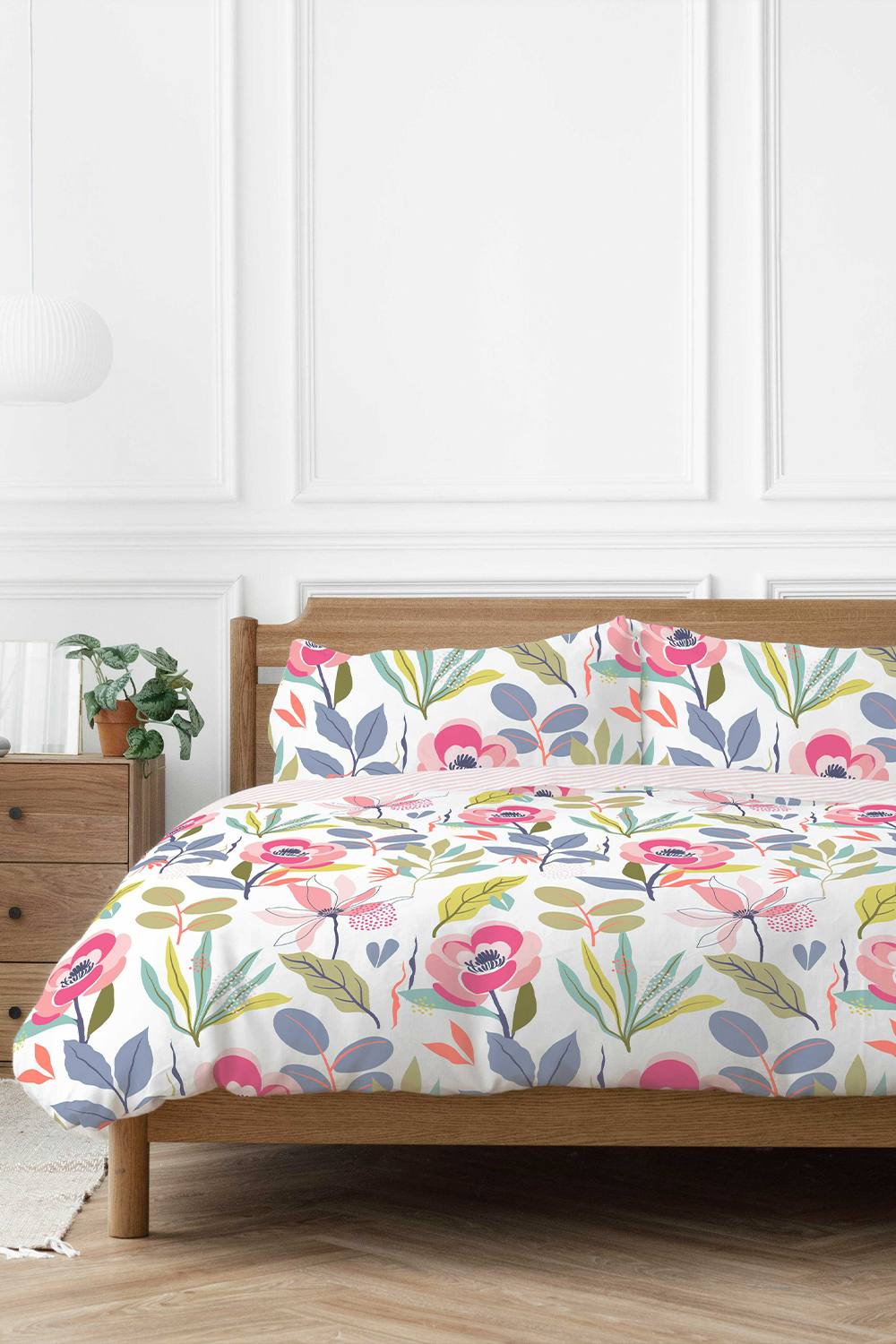Copenhagen Home 'Mia' Floral Polycotton Duvet Cover Set in White