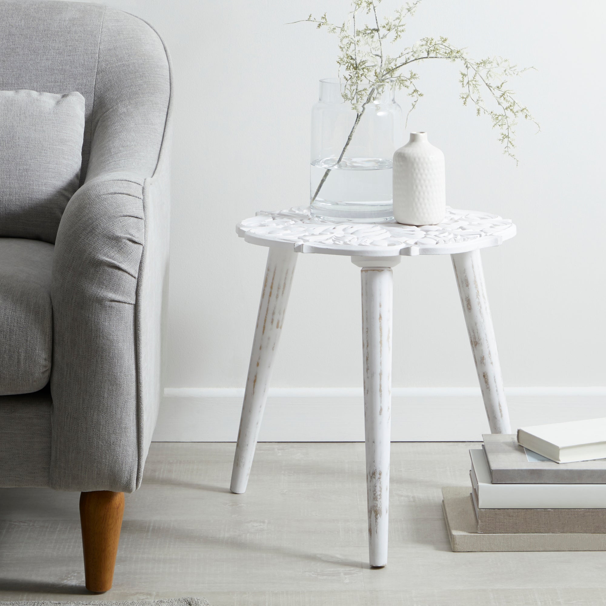 White Lace 3 Leg Wooden Table White