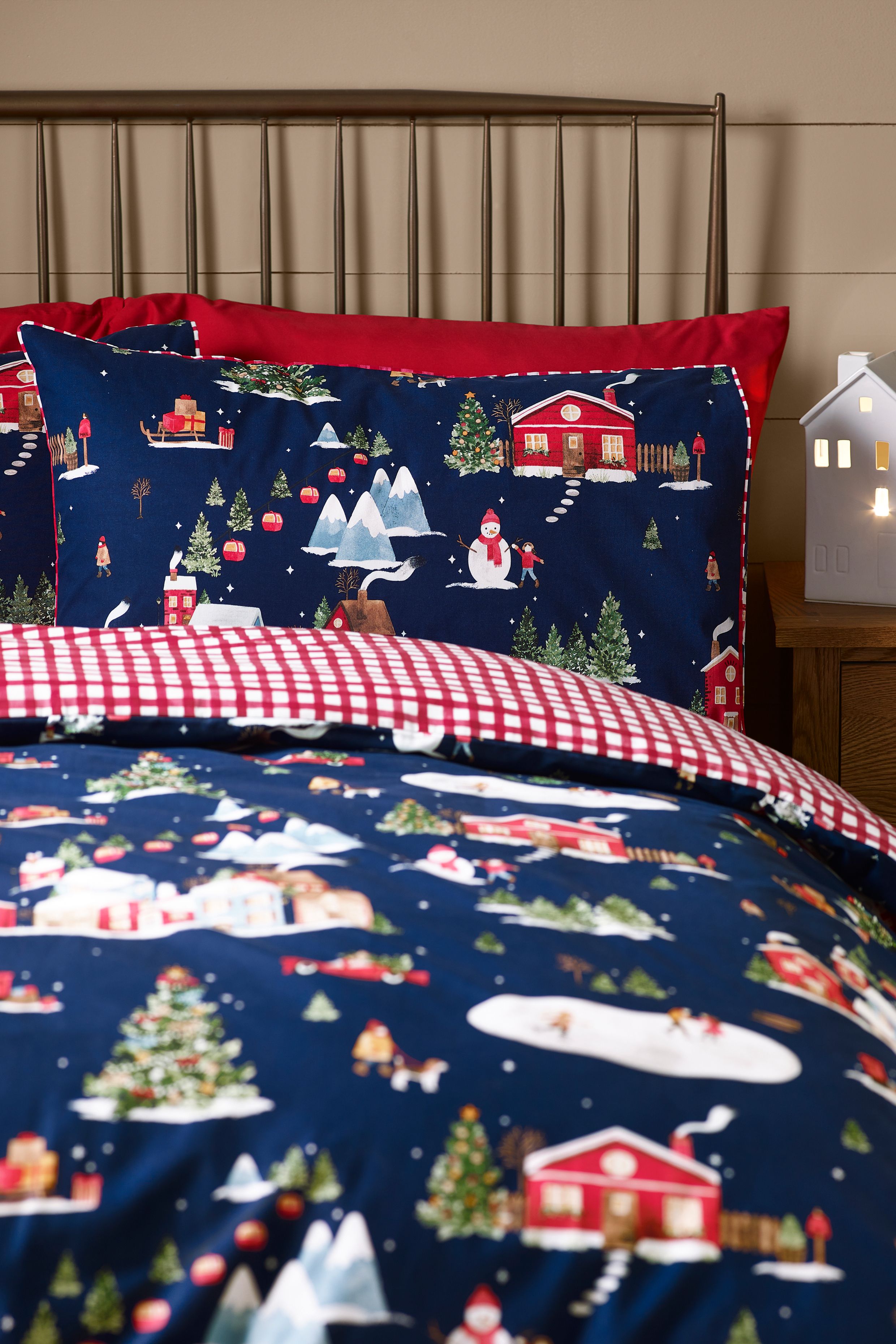 Catherine Lansfield 'Christmas Ski Village' Reversible Duvet Cover Set in Blue 3