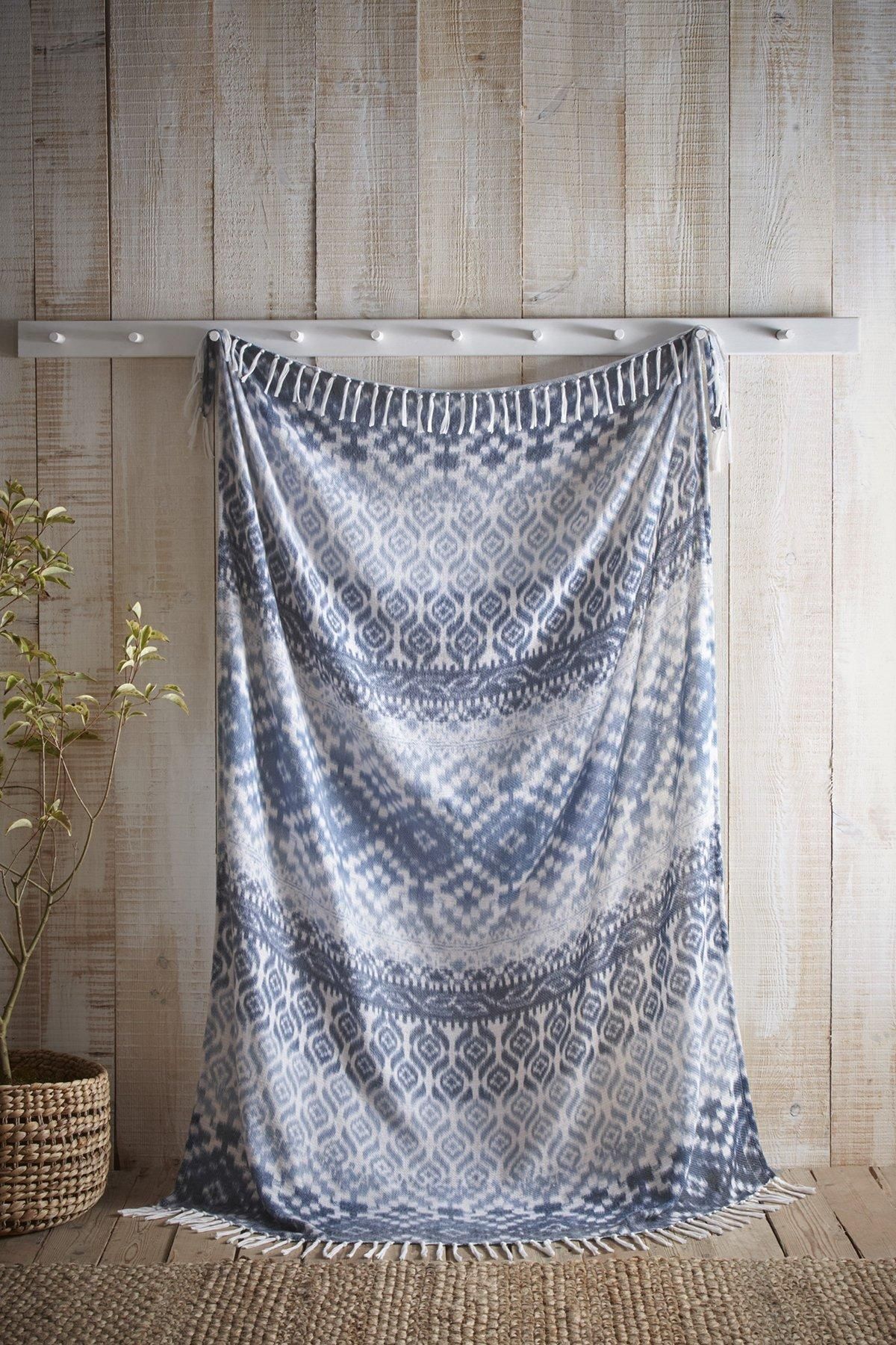 Appletree 'Sakari' Banded Tassled Bedspread in Blue