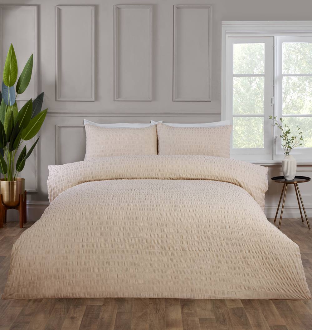 Rapport Home Seersucker Polycotton Luxury Duvet Cover Set with Pillowcase in Cream