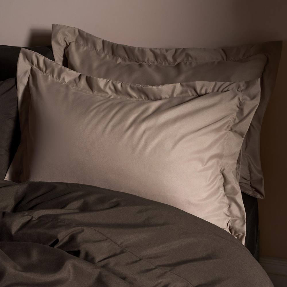 OHS 2 x Plain Dyed Oxford Pillowcases Soft Microfibre Pillow Cover Set in Natural