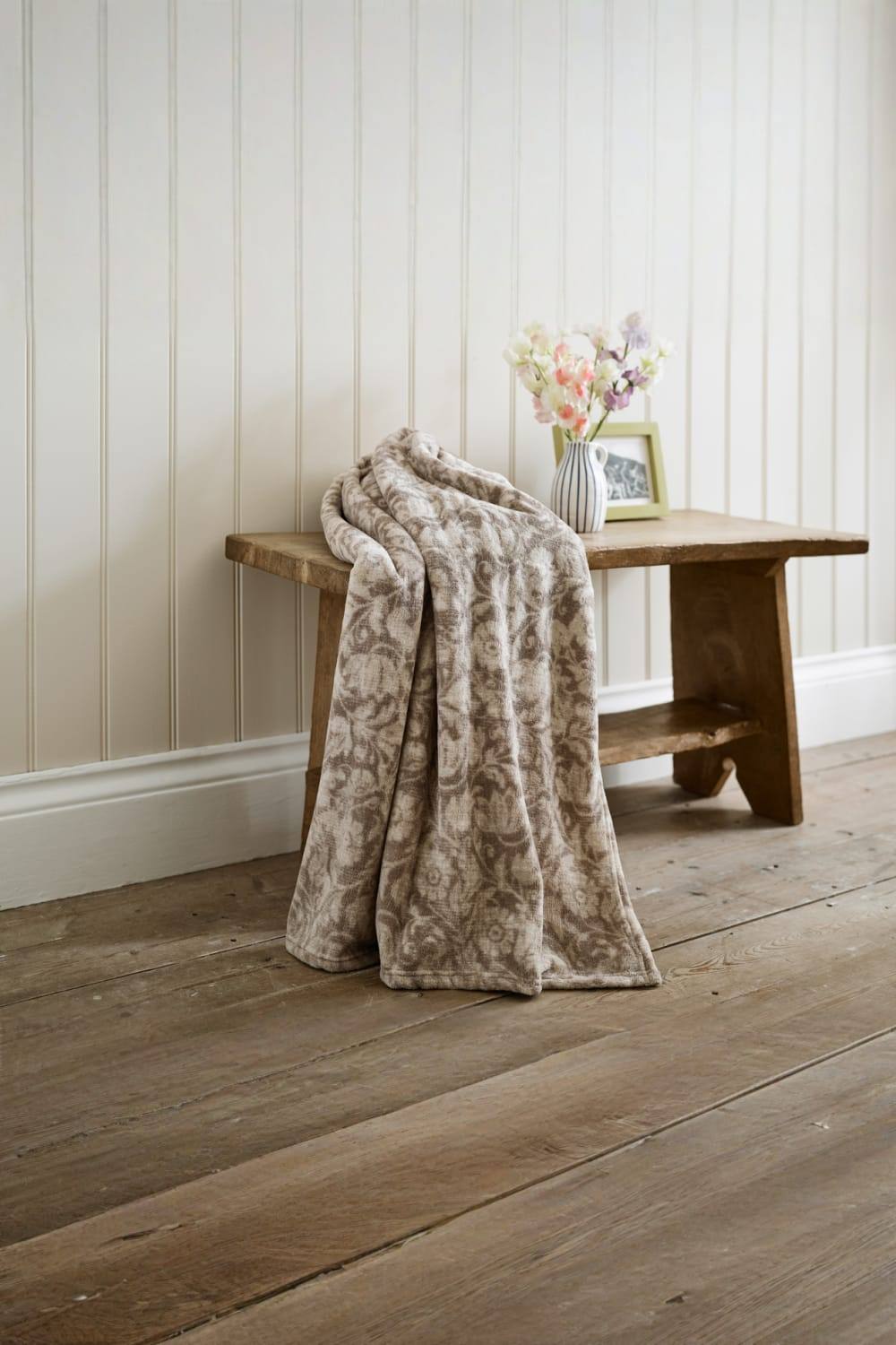 Deyongs William Damask Floral Soft Fleece Printed Throw in Natural