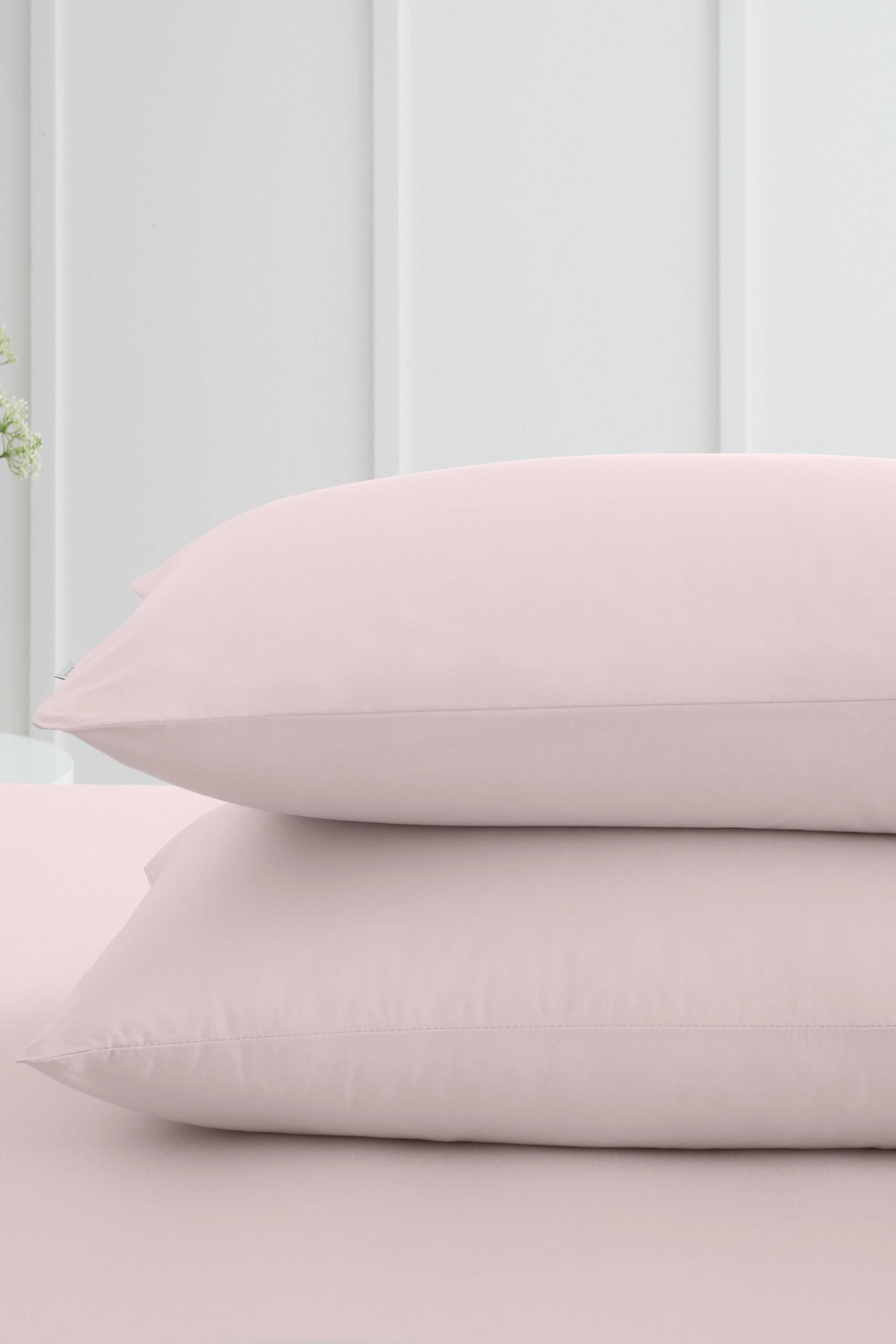 Bianca '200 Thread Count Cotton Percale' Standard Pillowcase Pair in Pink 2