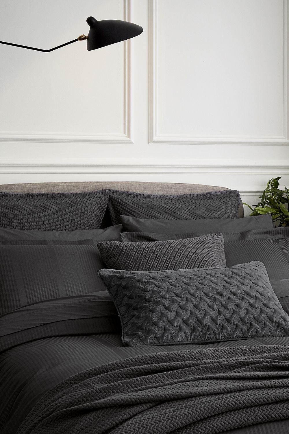 1951 'Mansa' Cotton Duvet Cover in Charcoal 3