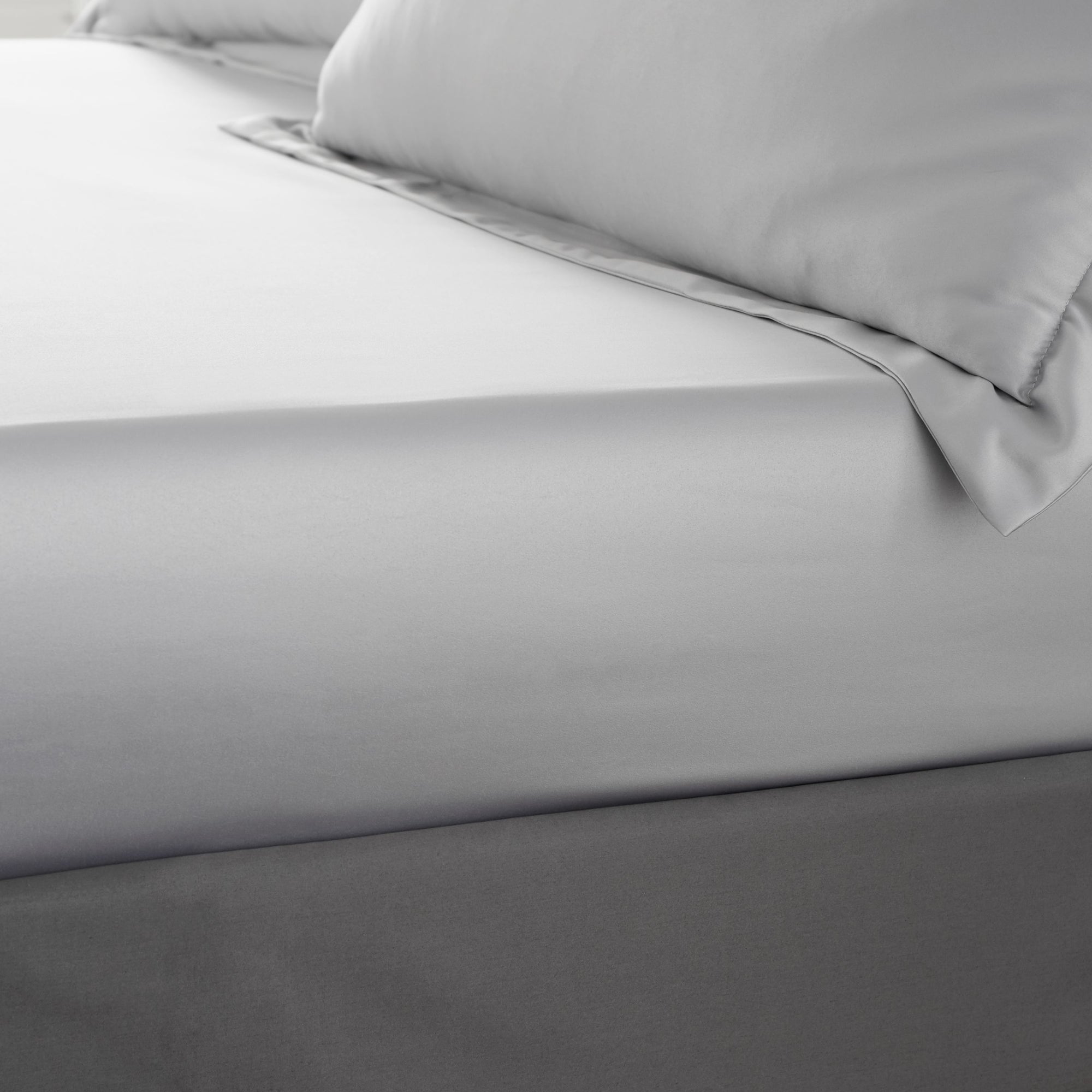 Catherine Lansfield Silky Soft Satin Fitted Sheet Silver