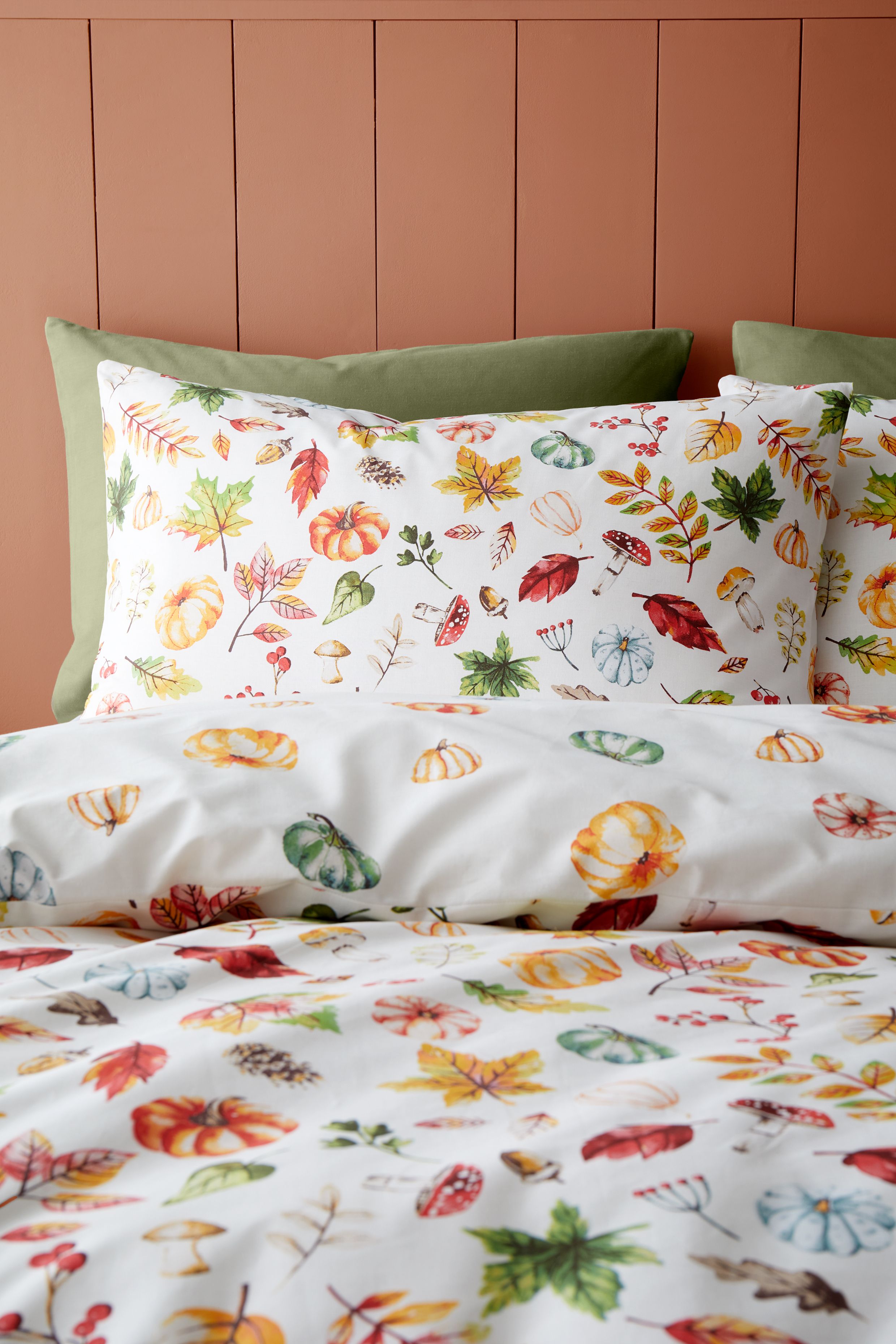 Catherine Lansfield 'Autumn Pumpkins' Reversible Duvet Cover Set in Orange 3
