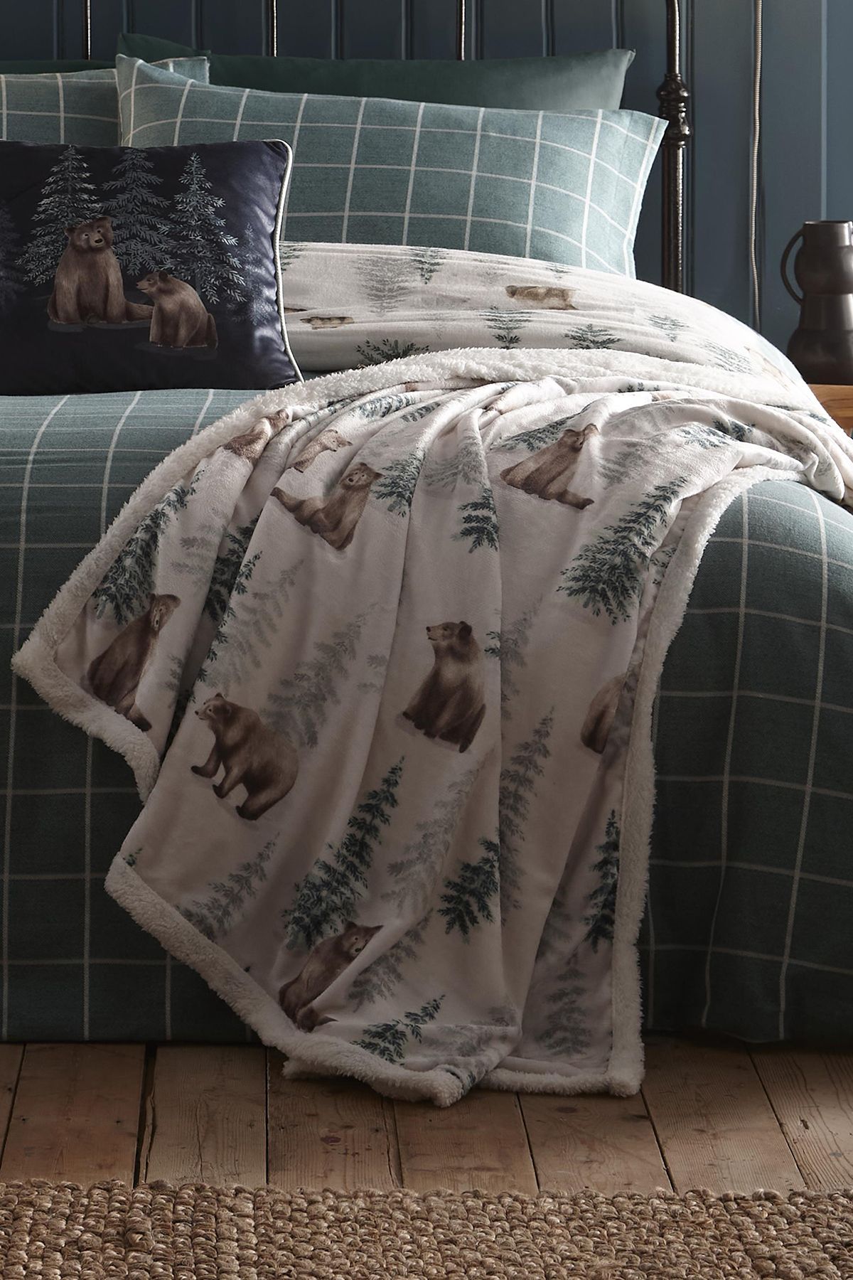Dreams & Drapes 'Bear Walks' Soft Fleece With Sherpa Reverse Throw in Natural