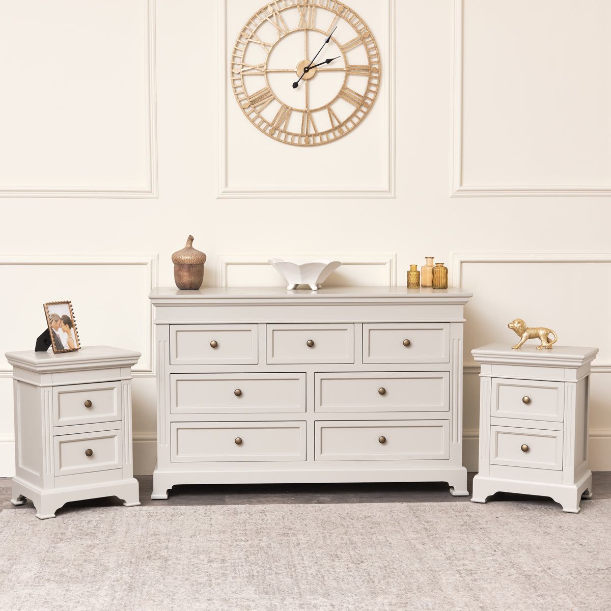 Melody Maison Large Taupe-Grey 7 Drawer Chest Of Drawers & Pair Of Bedside Tables - Daventry Taupe-Grey Range in Taupe