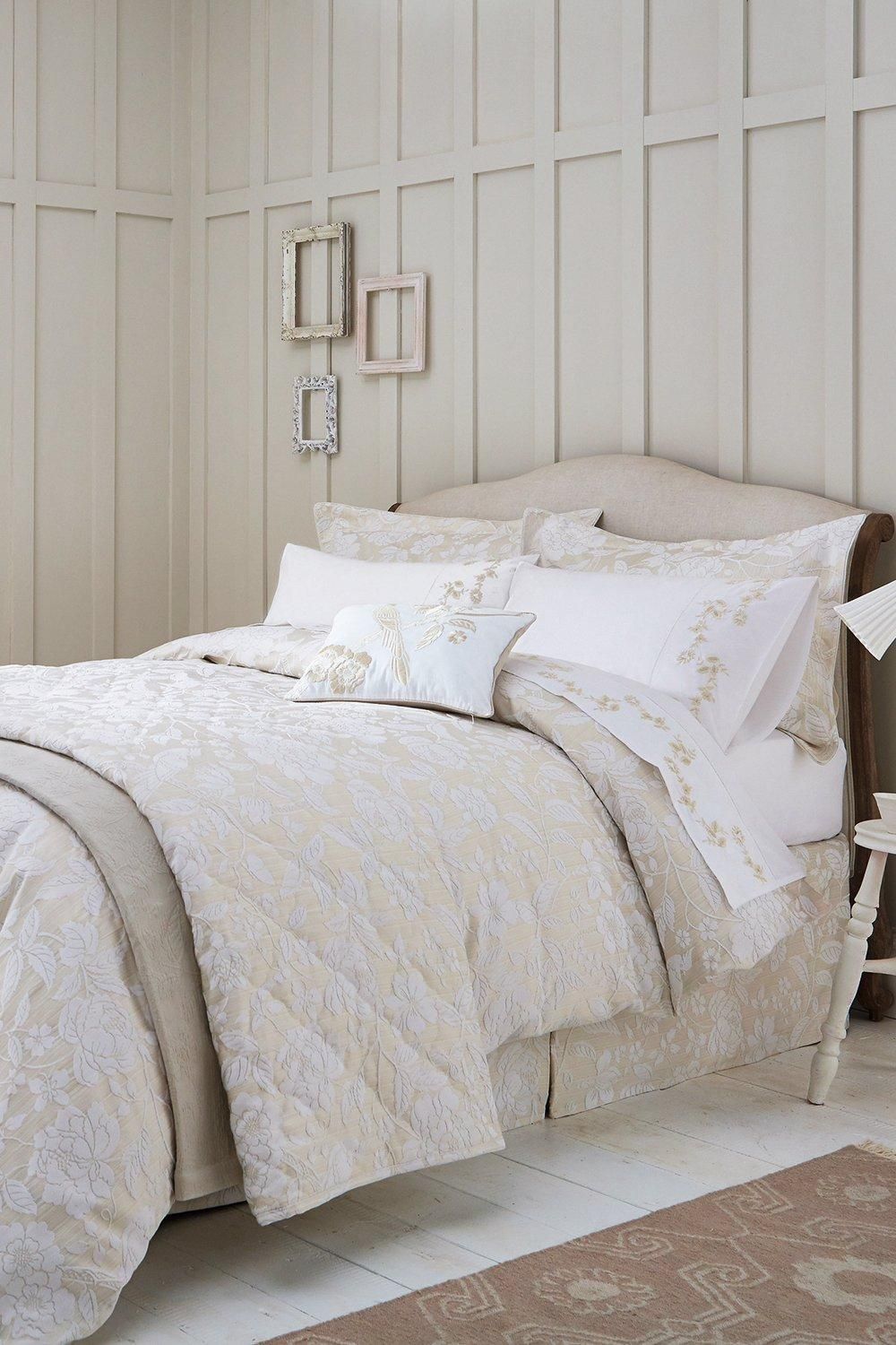Sanderson 'Pyramus' Cotton Duvet Cover Set in Natural