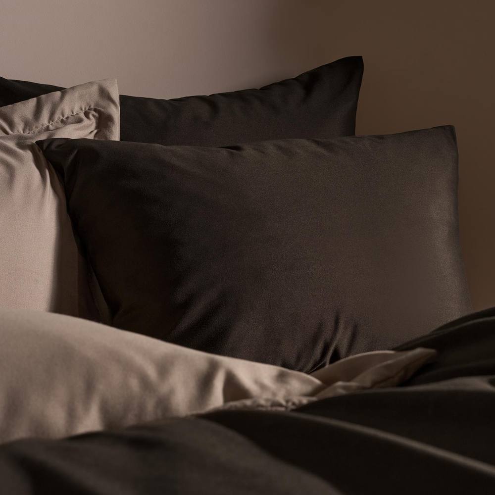 OHS 2 Pack Soft Microfibre Wrinkle Resistant Housewife Pillowcases in Dark Brown