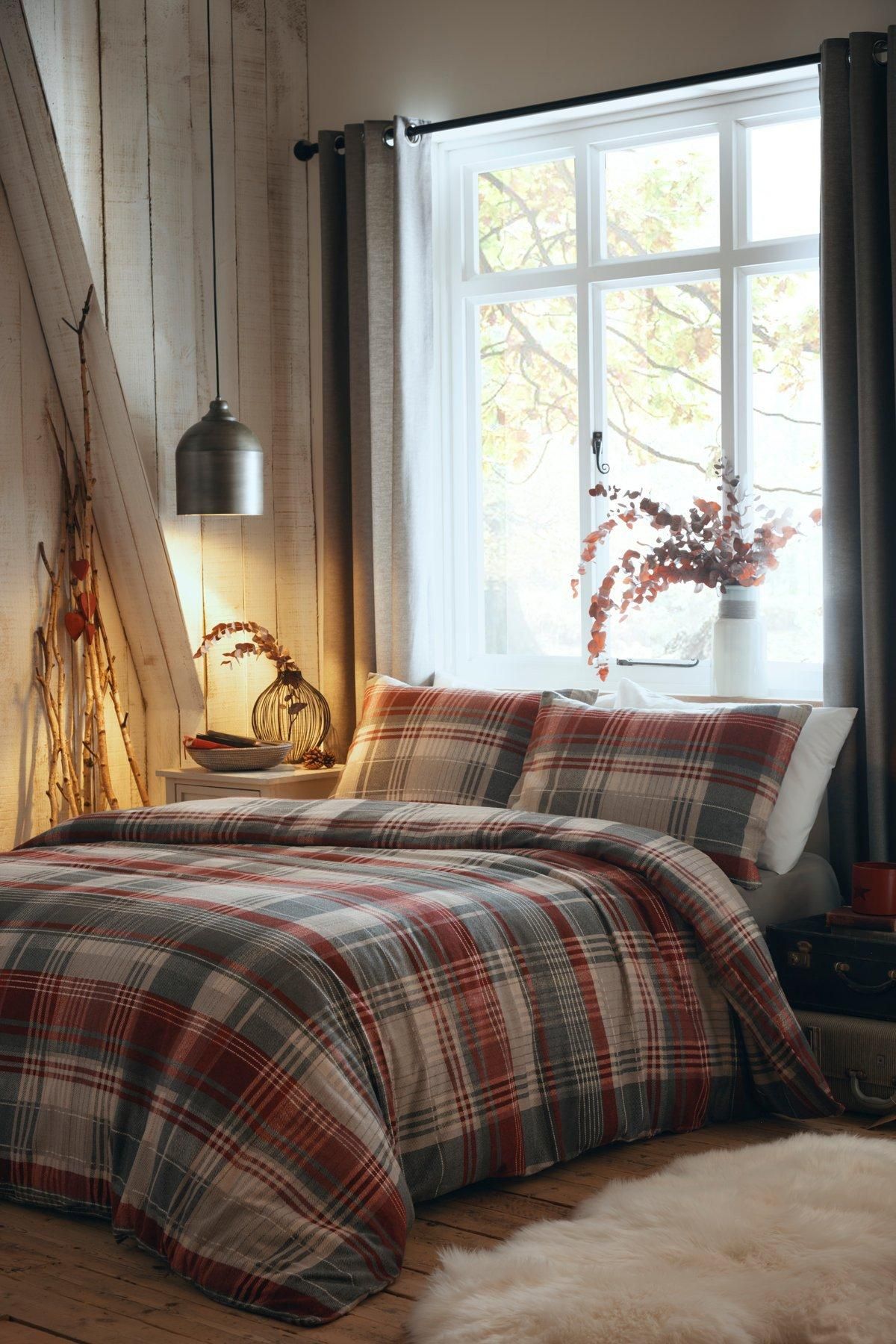 Appletree 'Connolly' 100% Brushed Cotton Duvet Cover Set in Red