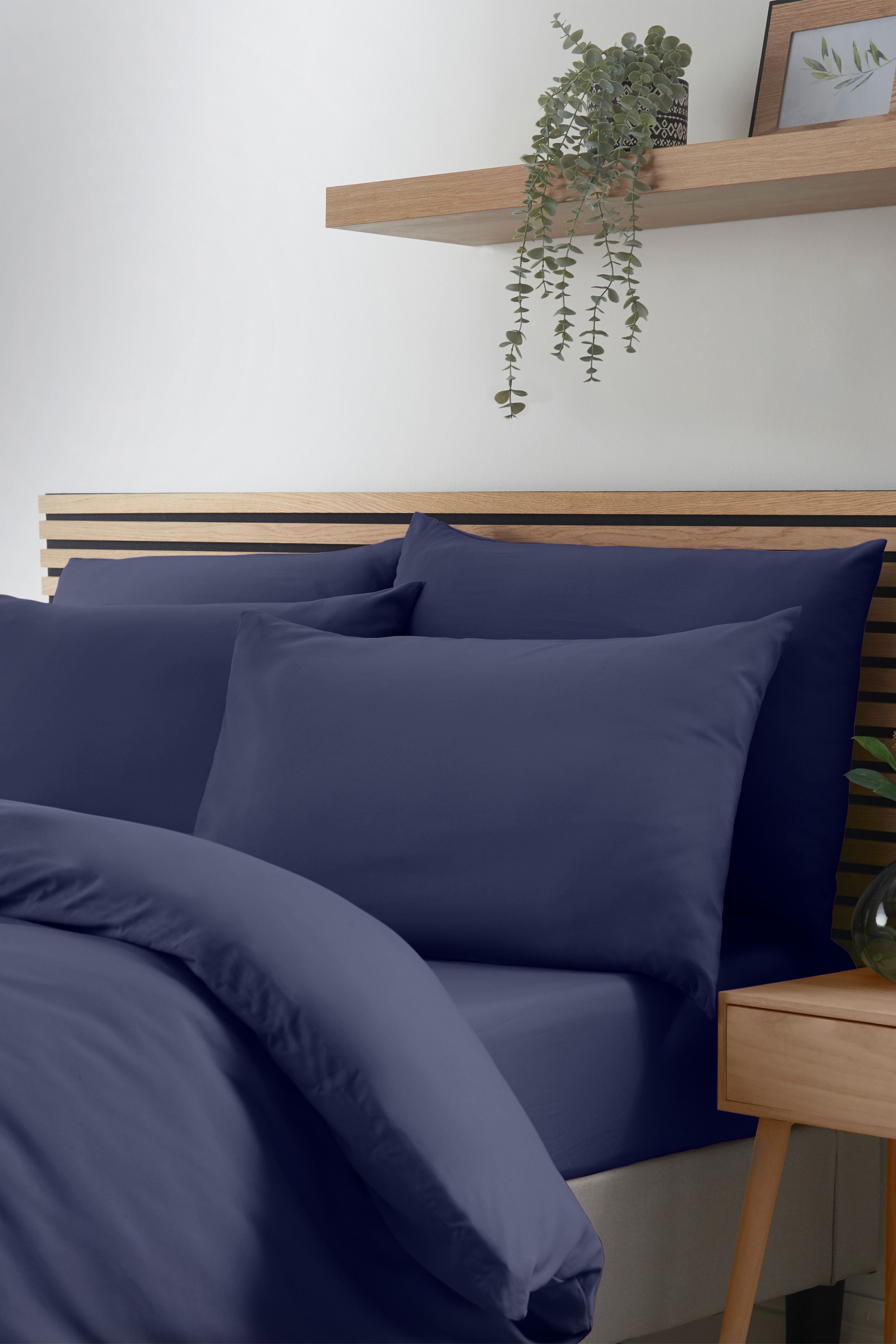 Catherine Lansfield So Soft Non Iron Standard Pillowcase Pack of 4 in Navy