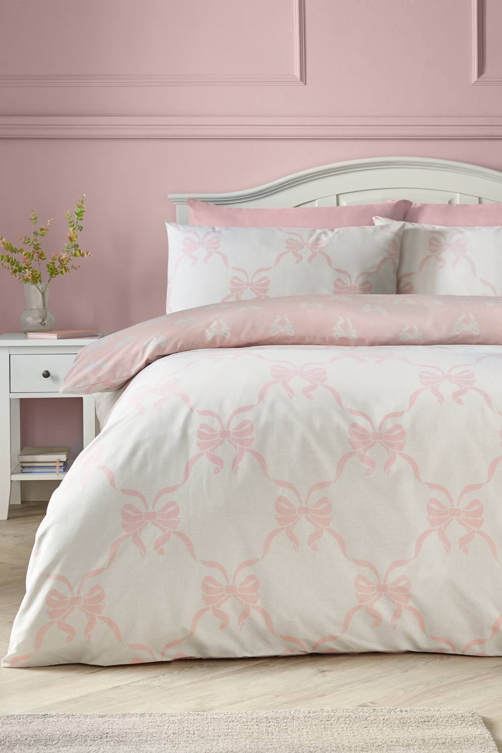 Catherine Lansfield 'Pretty Bows' Reversible Duvet Cover Set in Pink
