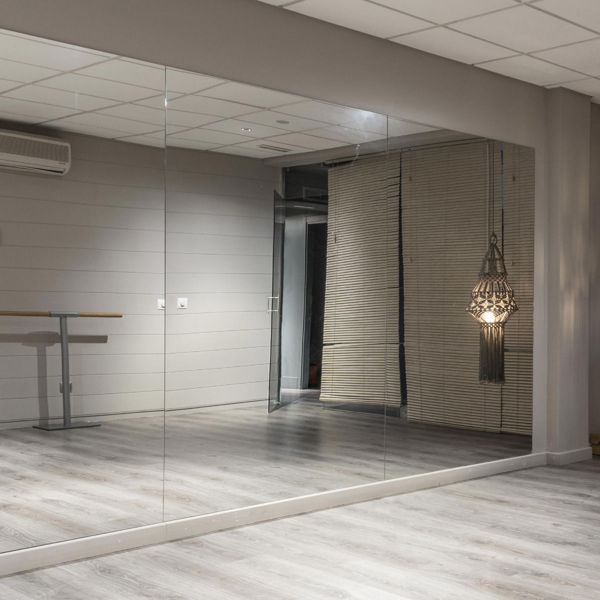 MirrorOutlet Circuitt 4mm Sheet Mirror Glass 213 x 122CM 7ft x 4ft in Silver