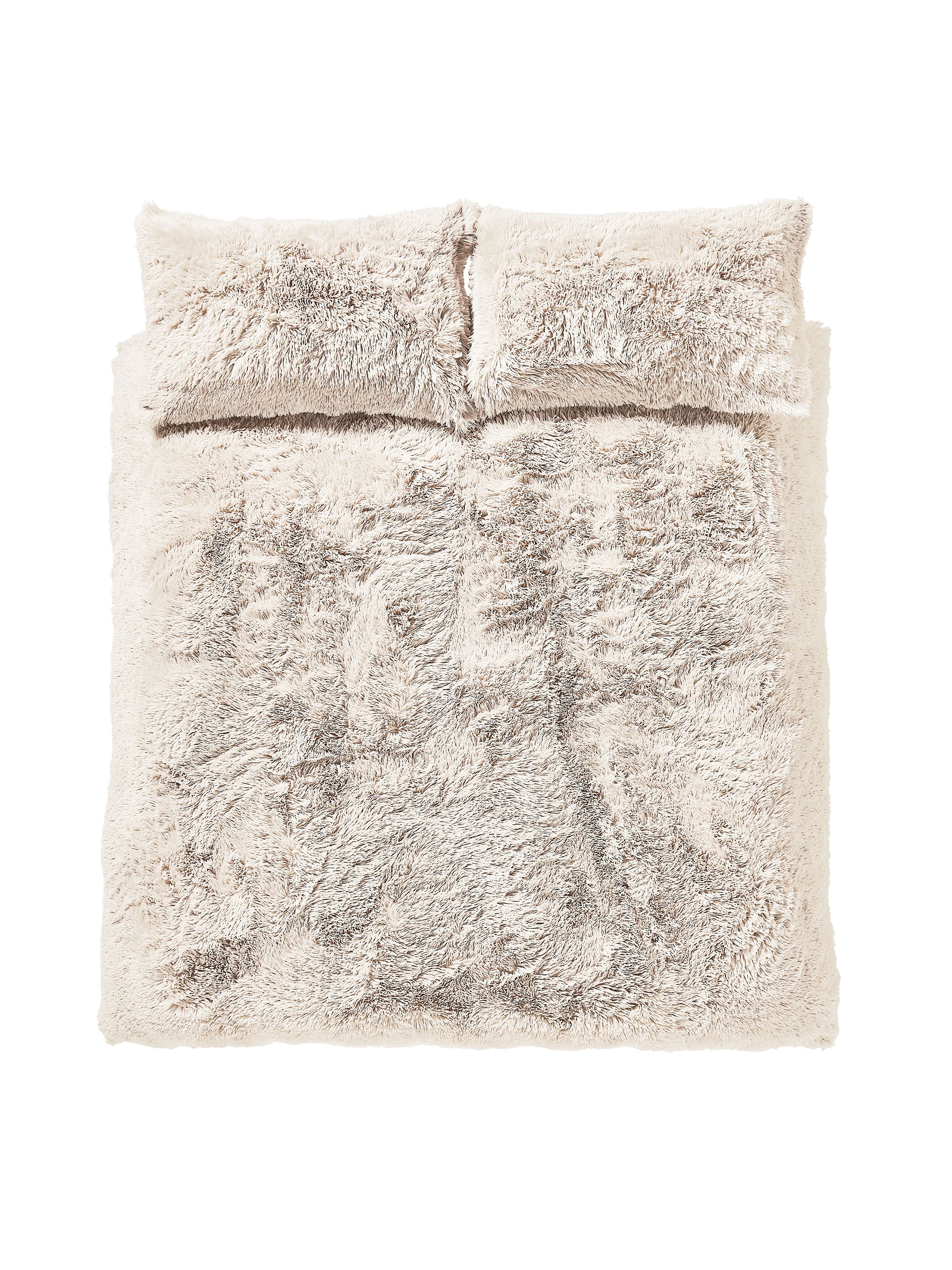 Catherine Lansfield 'Cuddly' Faux Fur Duvet Set in Cream 5