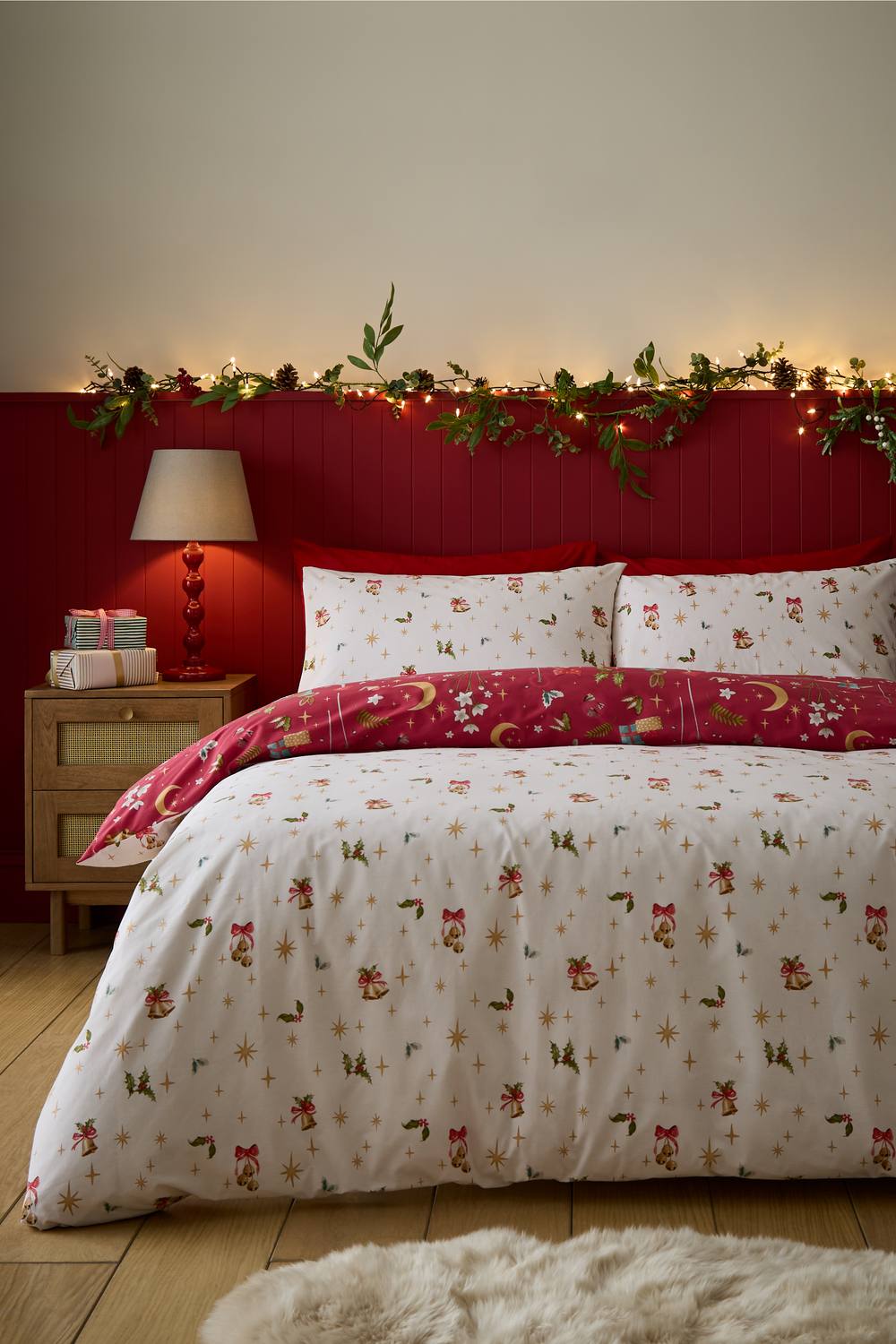 Catherine Lansfield Christmas Enchanted Twilight Reversible Duvet Cover Set in Red 2