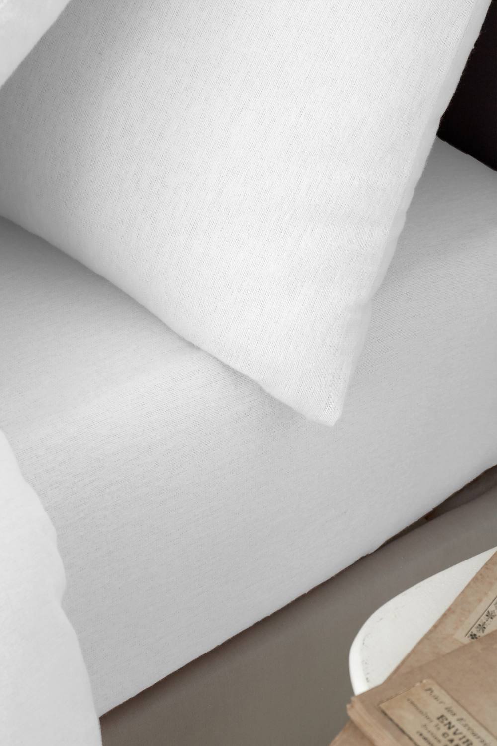 Catherine Lansfield 'Brushed Cotton' Extra Deep Fitted Sheet in White