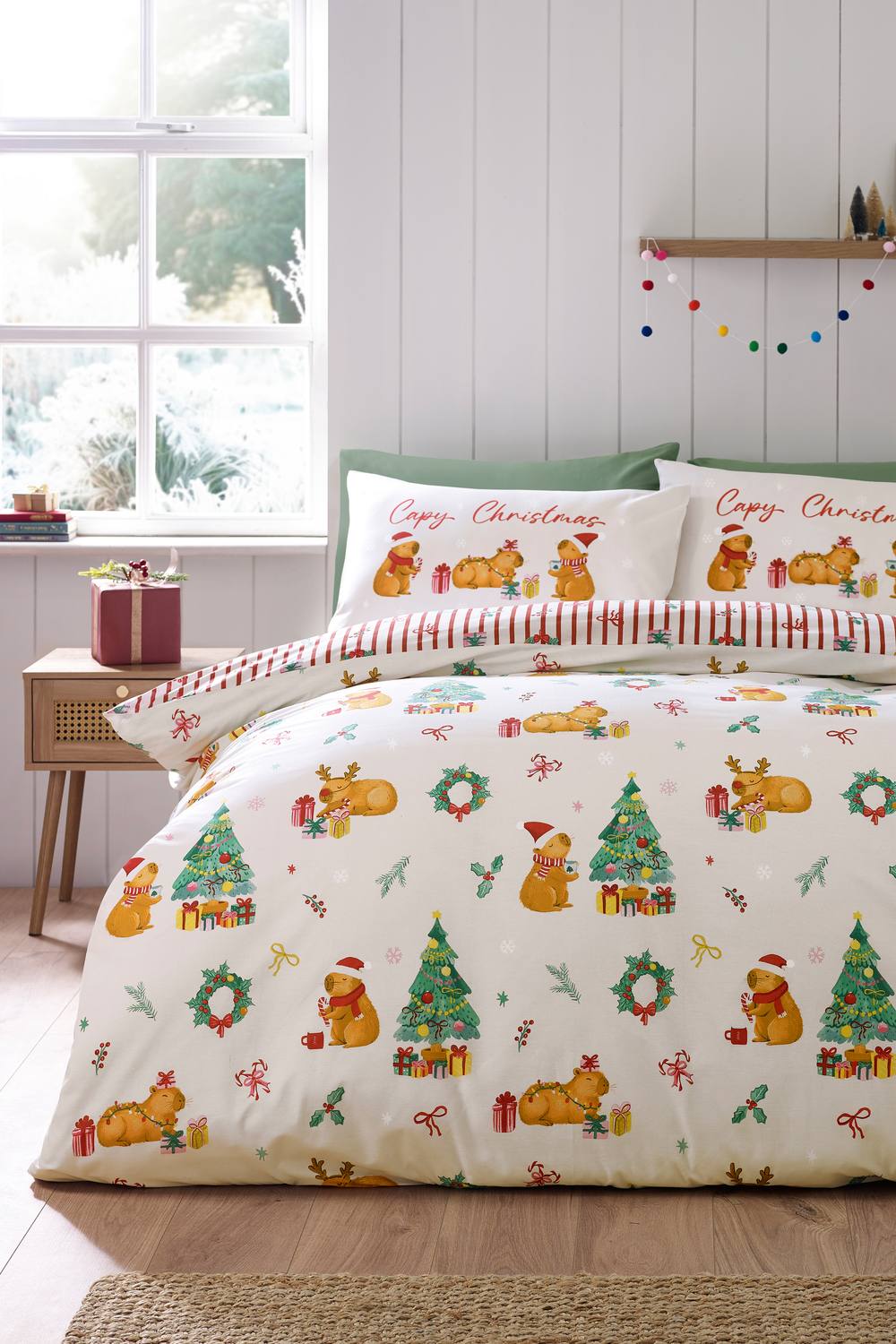 Catherine Lansfield 'Capy Christmas' Reversible Duvet Cover Set in Cream