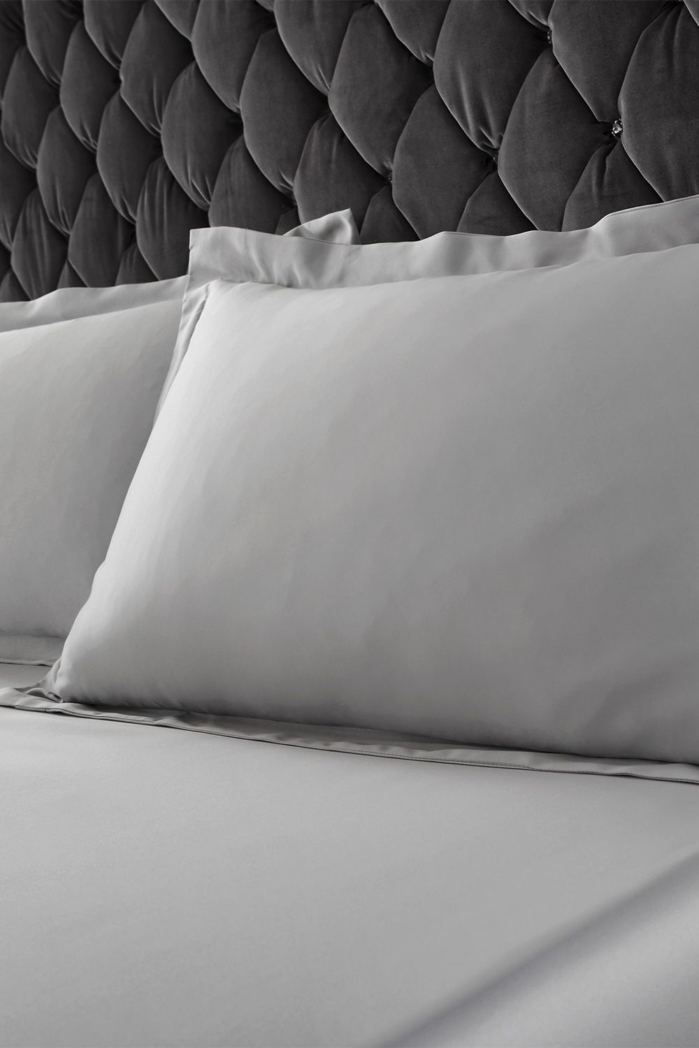 Catherine Lansfield 'Silky Soft Satin' Oxford Pillowcases Pair in Silver