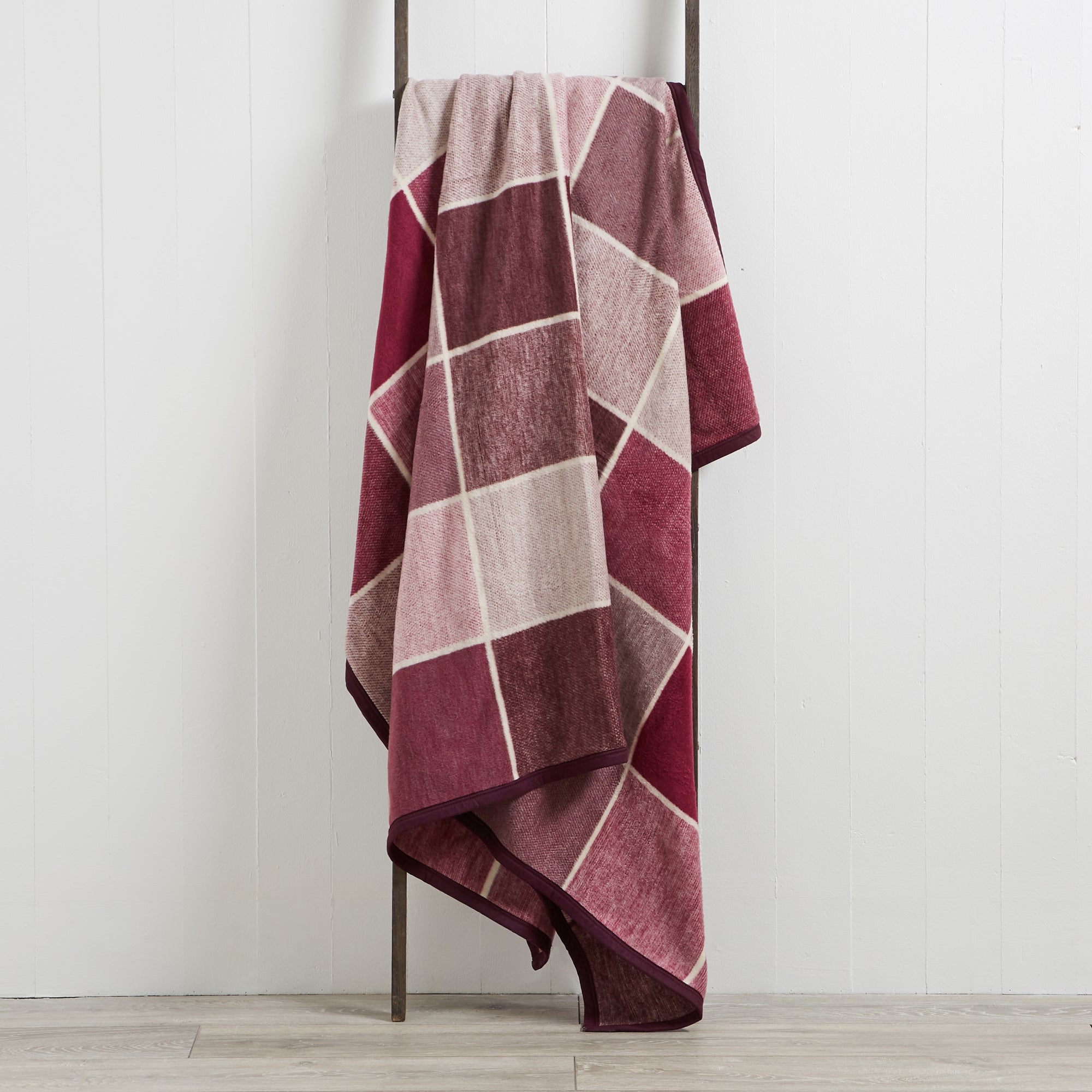 Check 220cm x 240cm Blanket Plum (Purple)