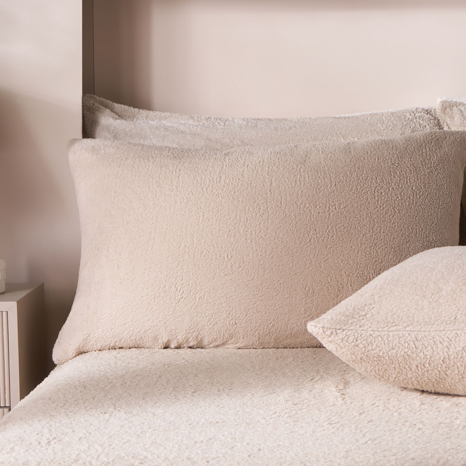 OHS 2 Pack Thermal Teddy Fleece Pillowcase Cover in Natural