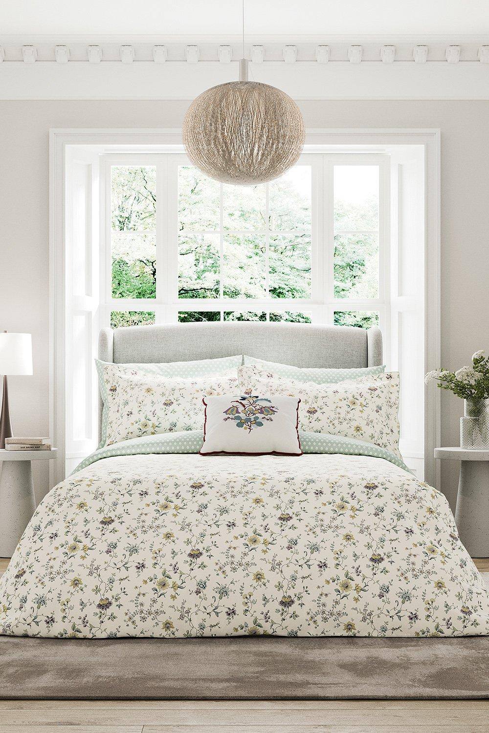 V & A 'Flora' Cotton Percale Duvet Cover Set in Cream